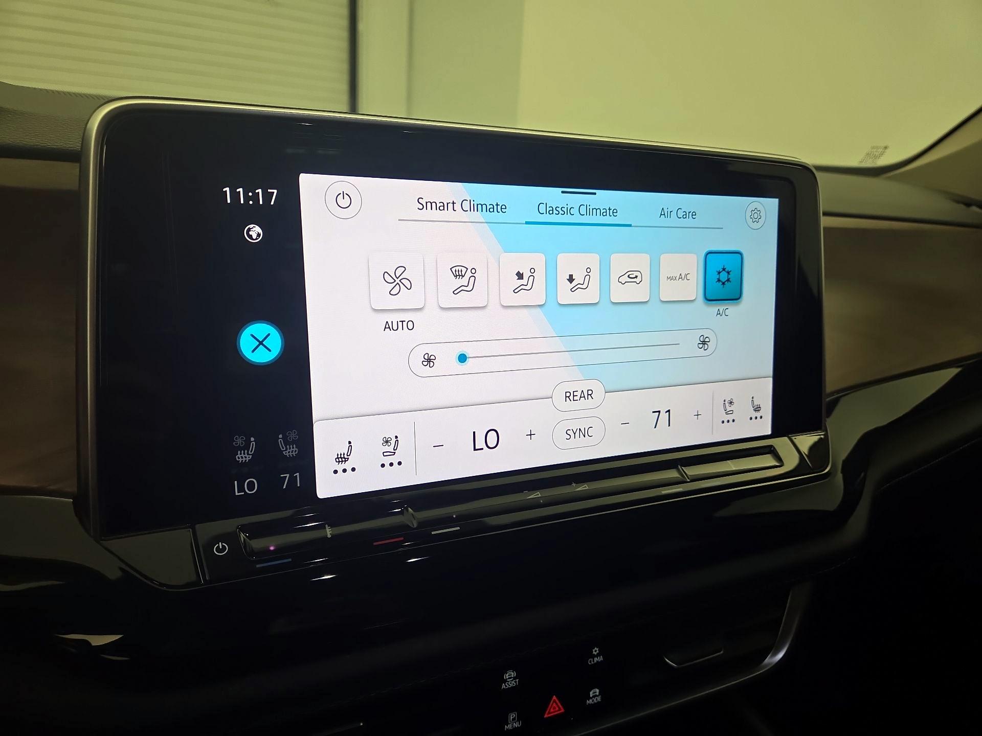 Thumbnail: 2024 Volkswagen Atlas - 16