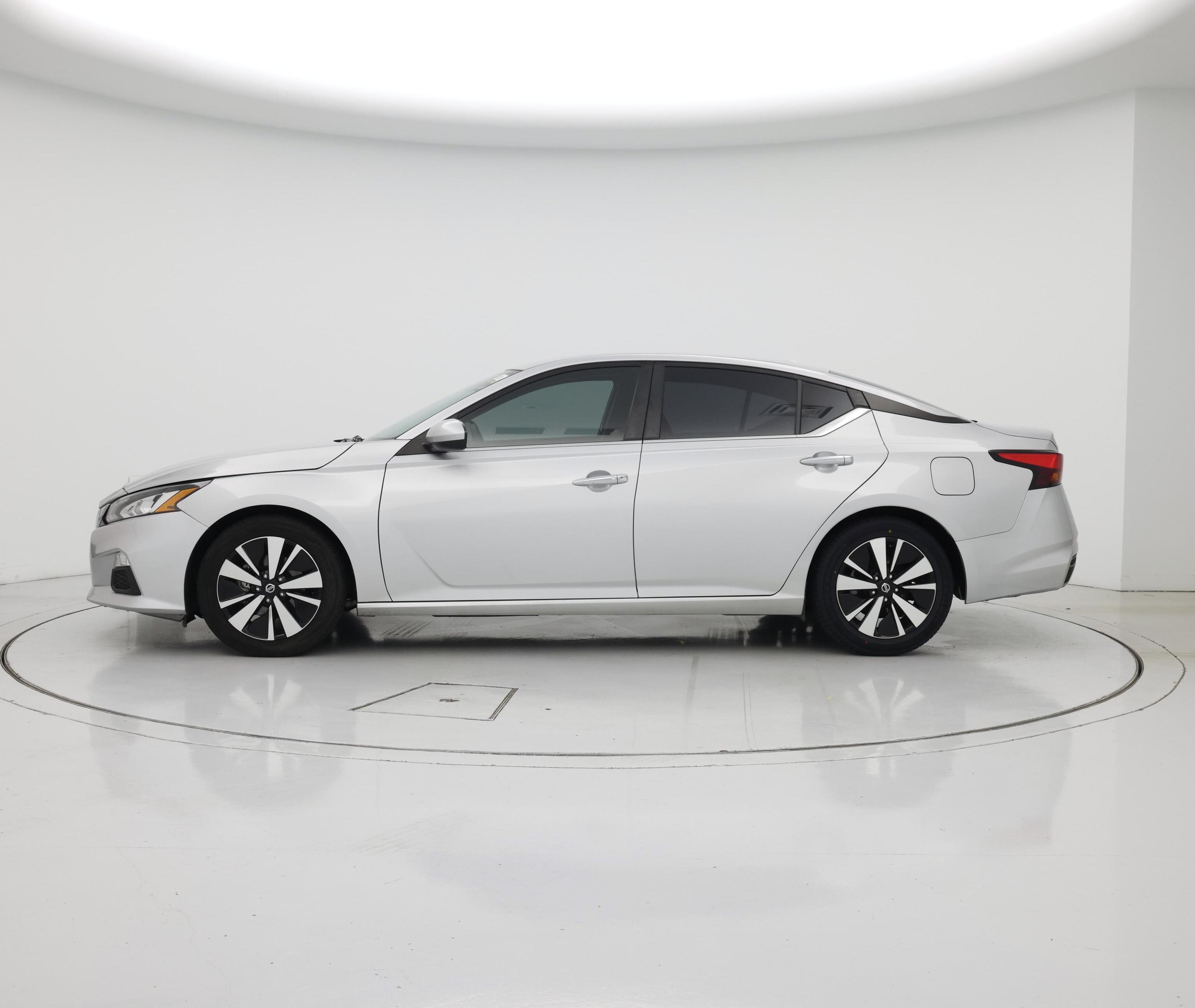 Thumbnail: 2021 Nissan Altima - 3