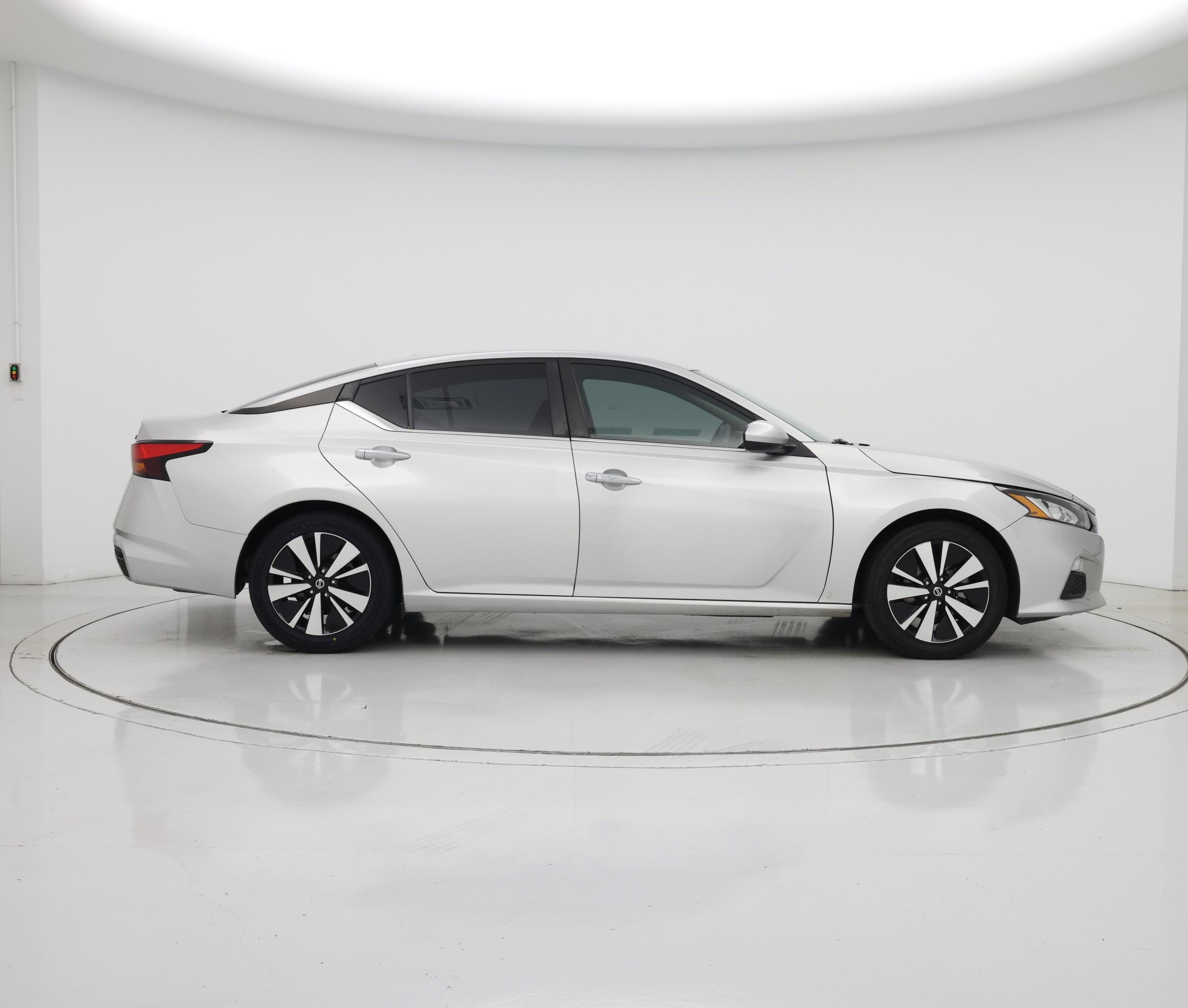 Thumbnail: 2021 Nissan Altima - 7