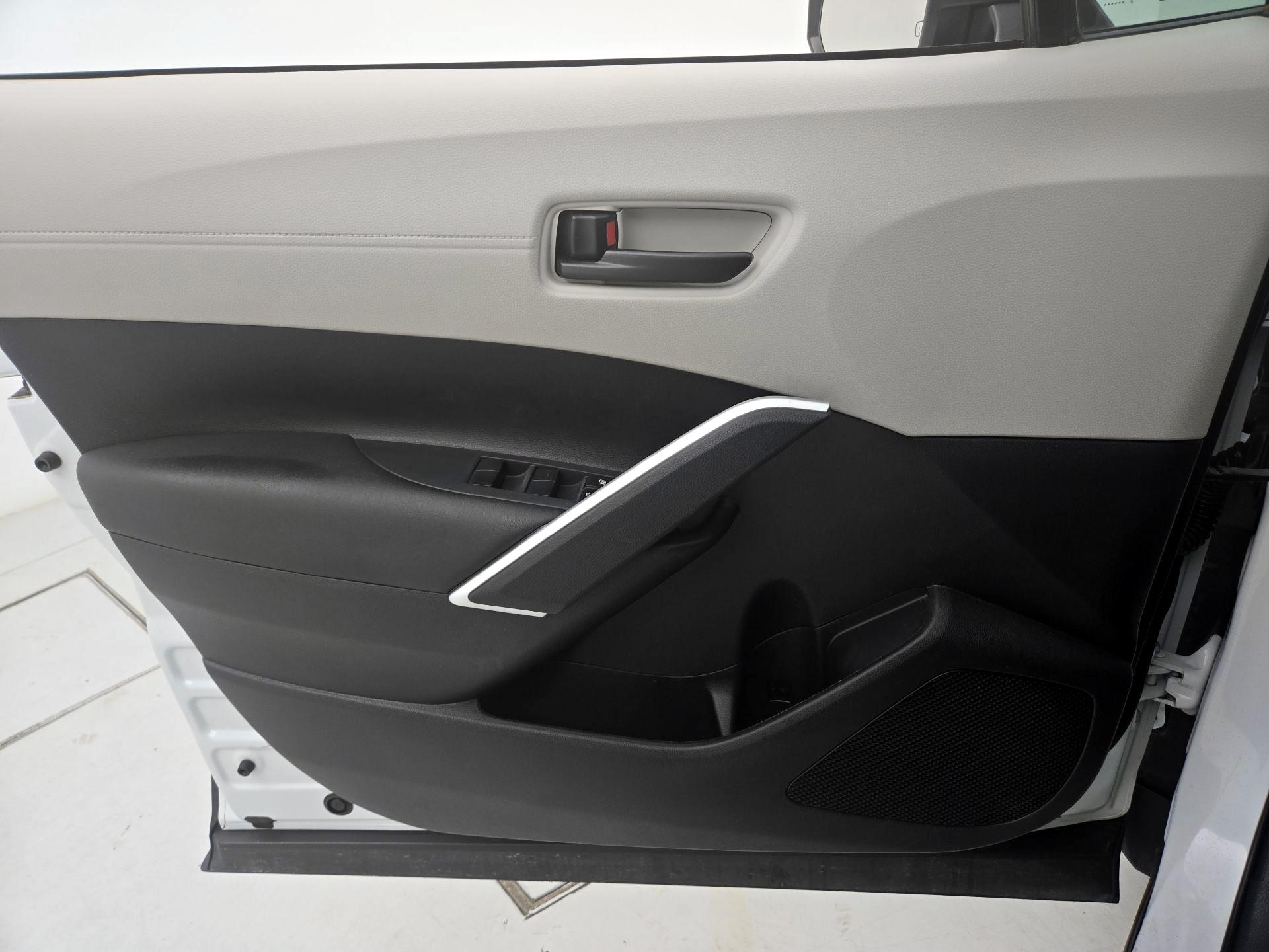 Thumbnail: 2023 Toyota Corolla Cross - 12