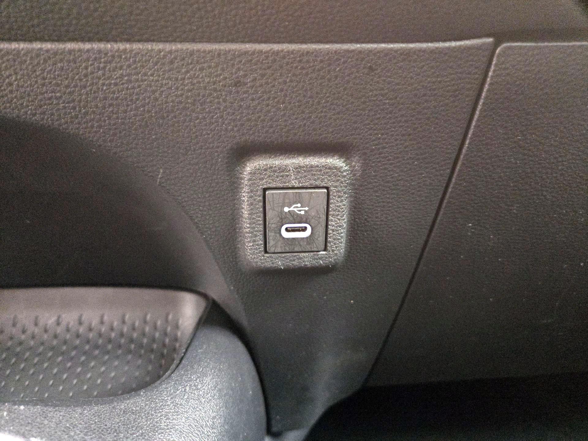 Thumbnail: 2025 Toyota Corolla - 18