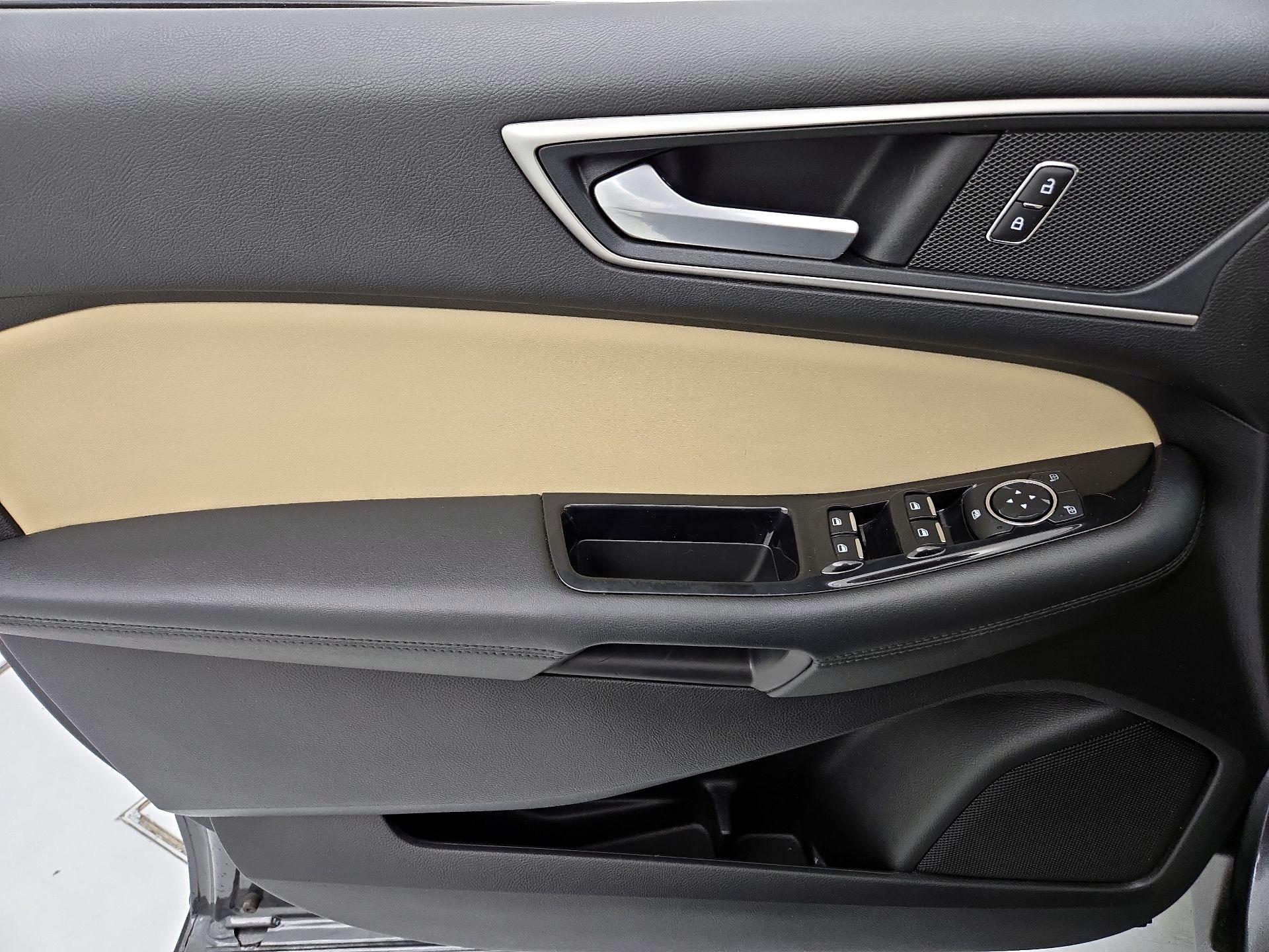 Thumbnail: 2020 Ford Edge - 12