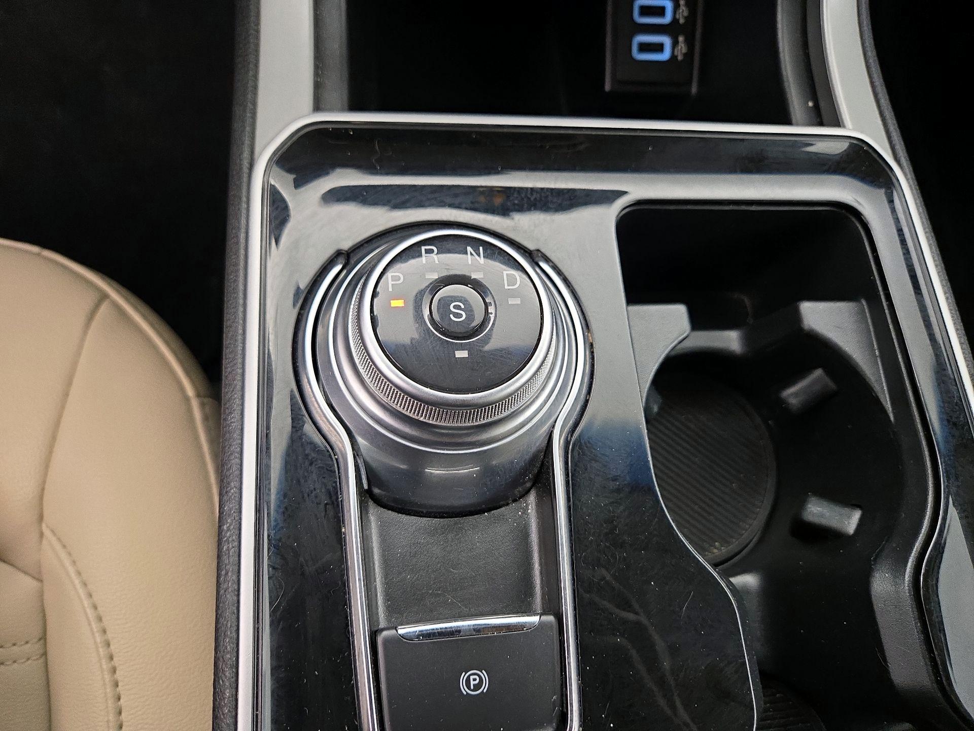 Thumbnail: 2020 Ford Edge - 18