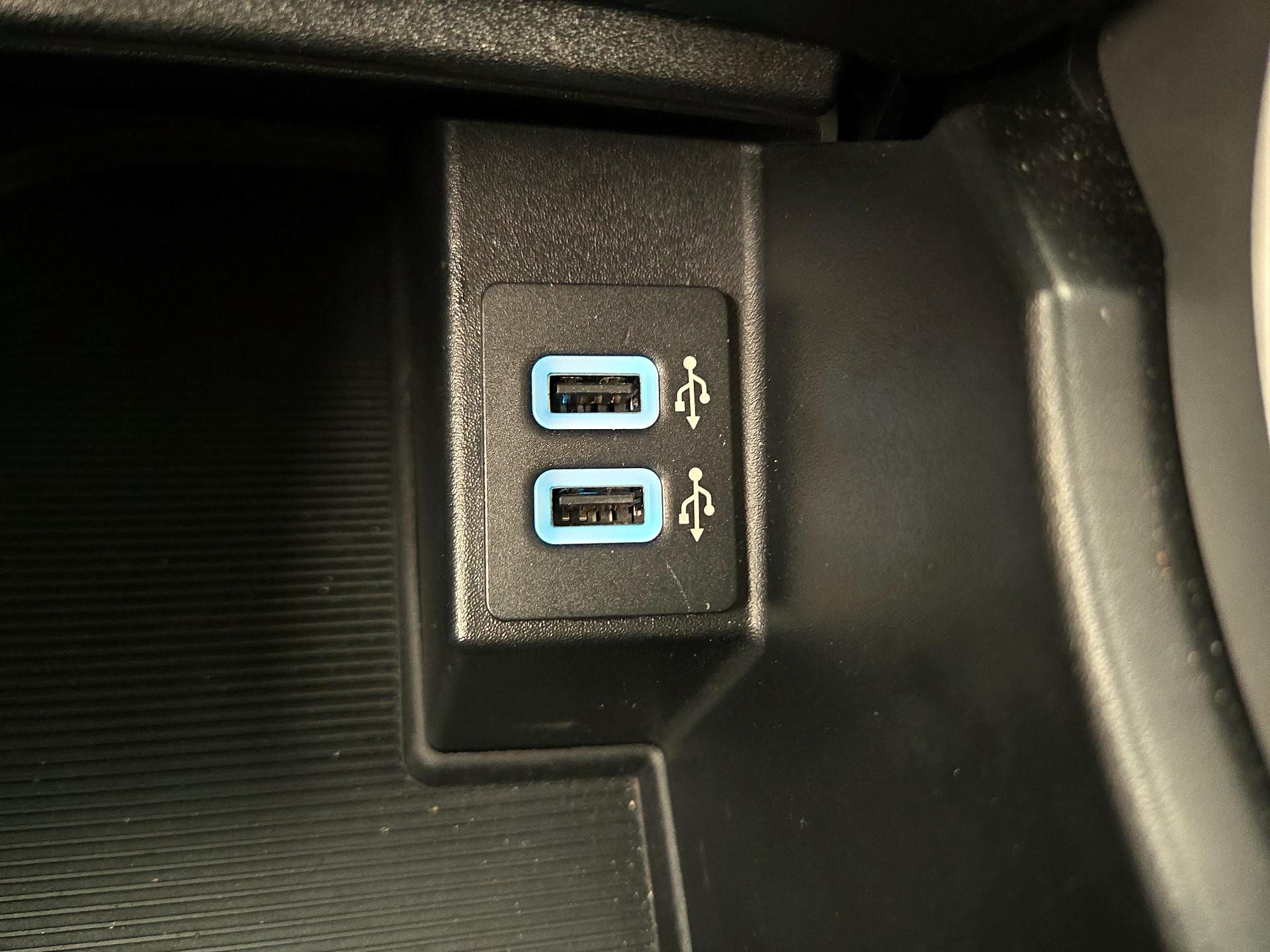 Thumbnail: 2020 Ford Edge - 19