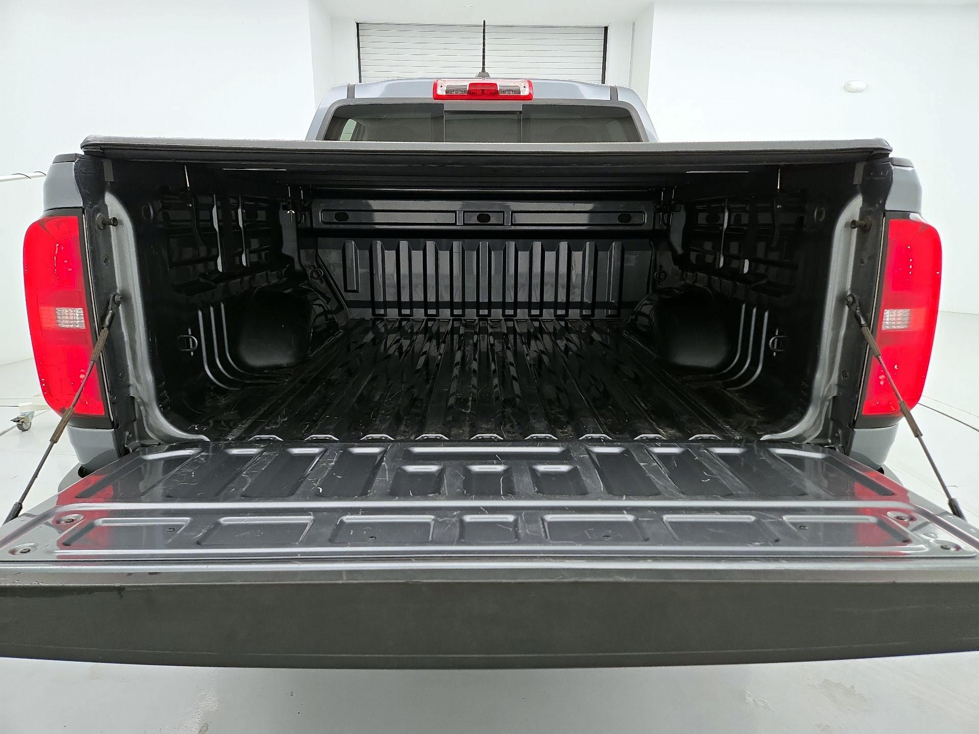 Thumbnail: 2022 Chevrolet Colorado - 20