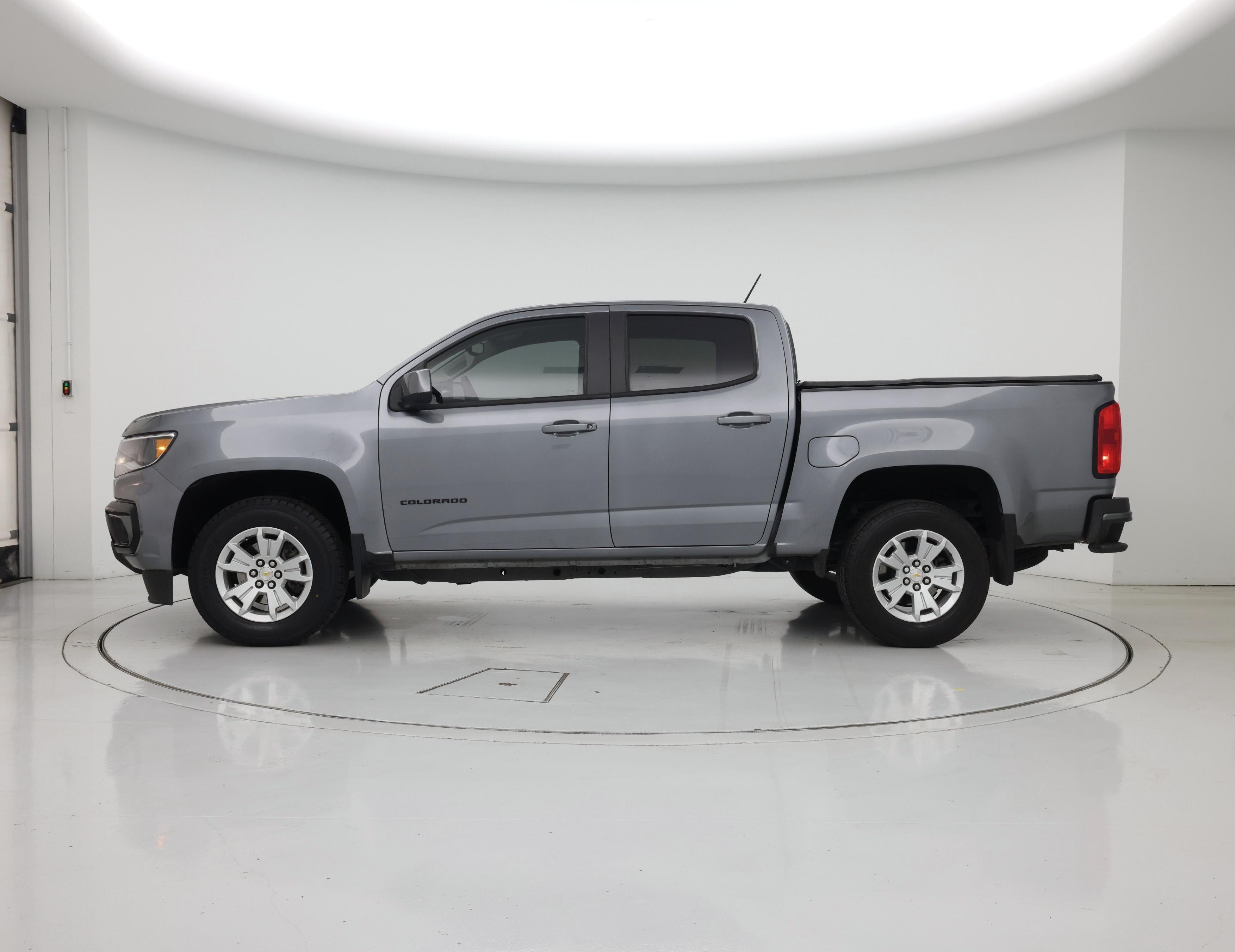 Thumbnail: 2022 Chevrolet Colorado - 3