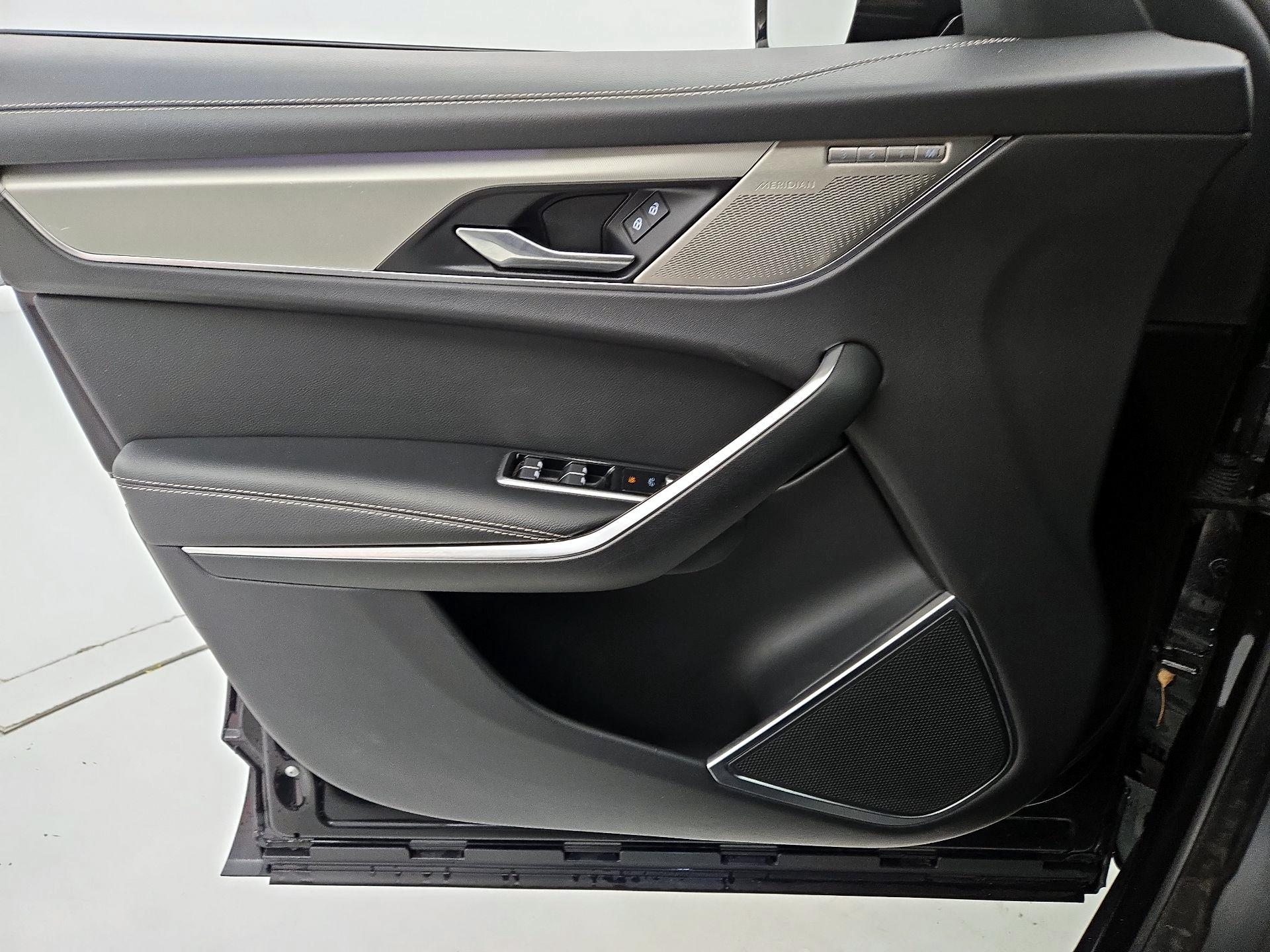 Thumbnail: 2024 Jaguar F-Pace - 12