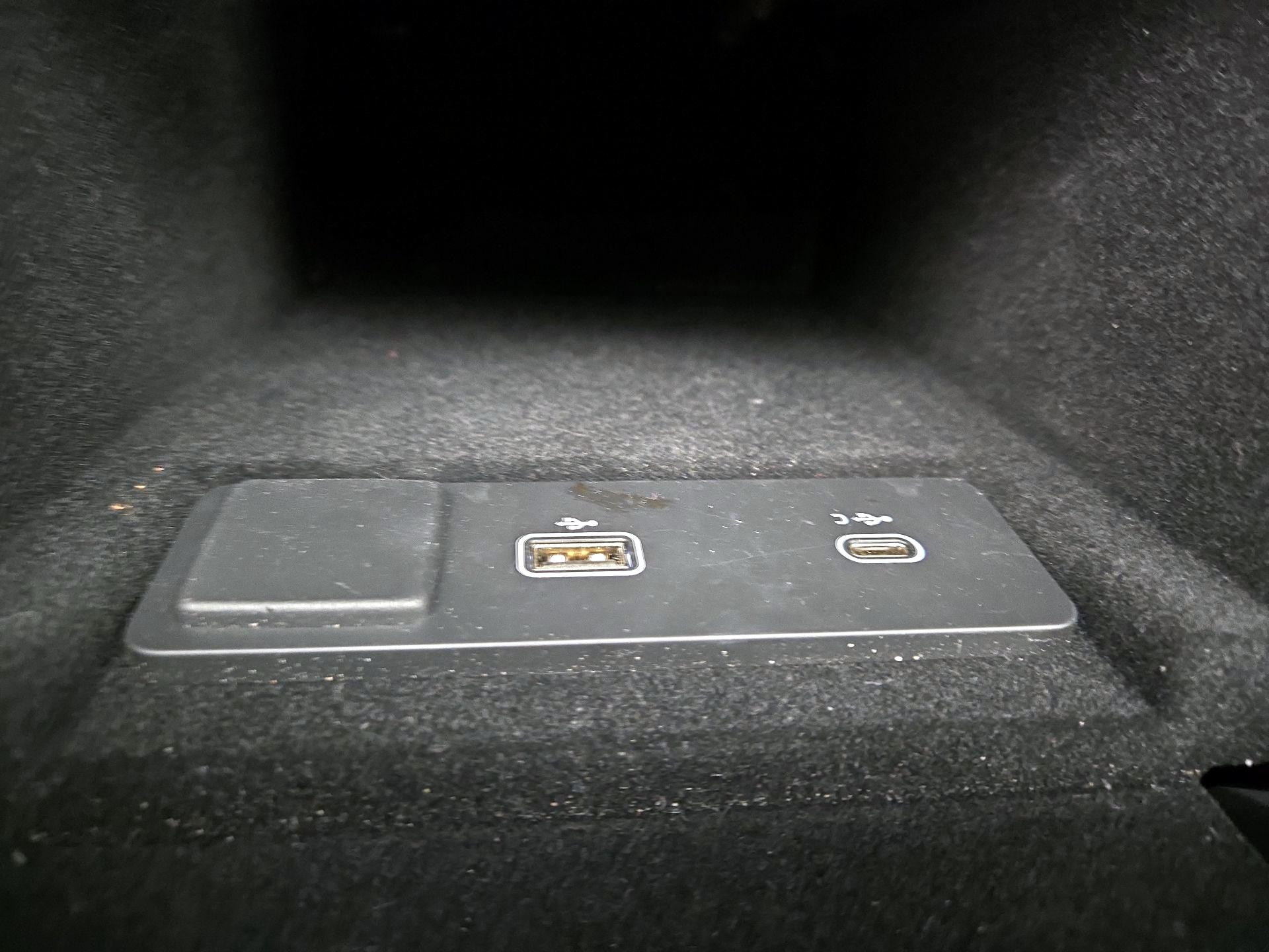 Thumbnail: 2024 Jaguar F-Pace - 19