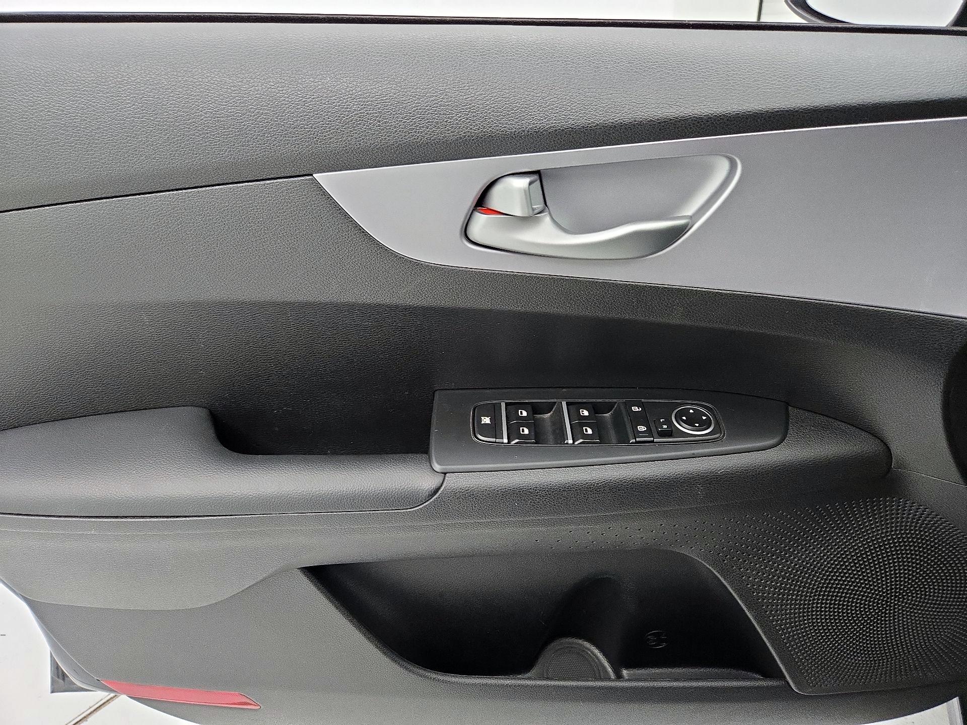 Thumbnail: 2024 Kia Forte - 12