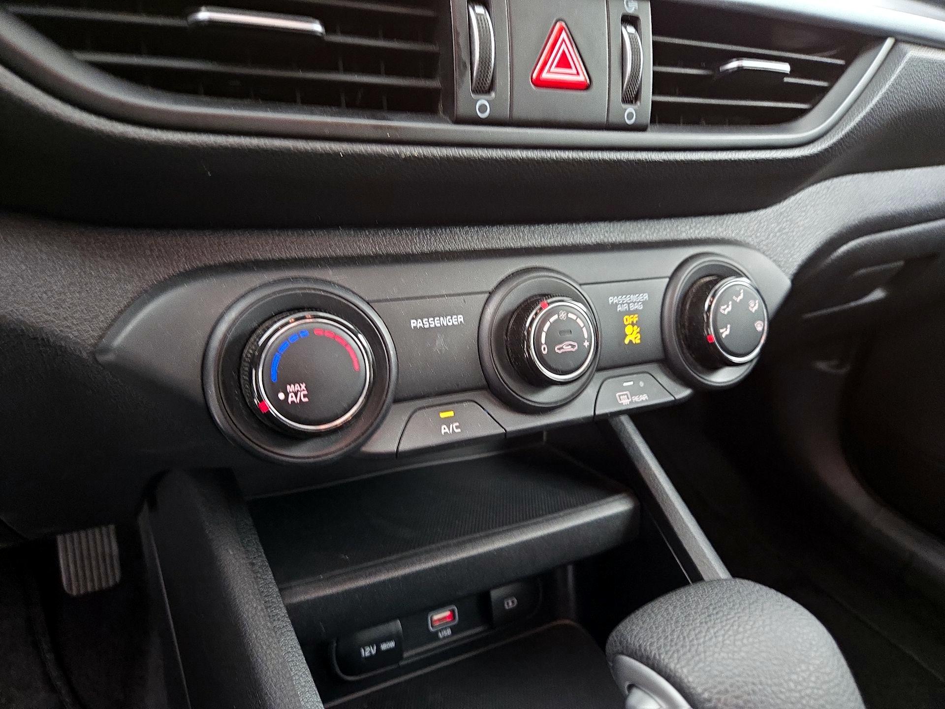 Thumbnail: 2024 Kia Forte - 16