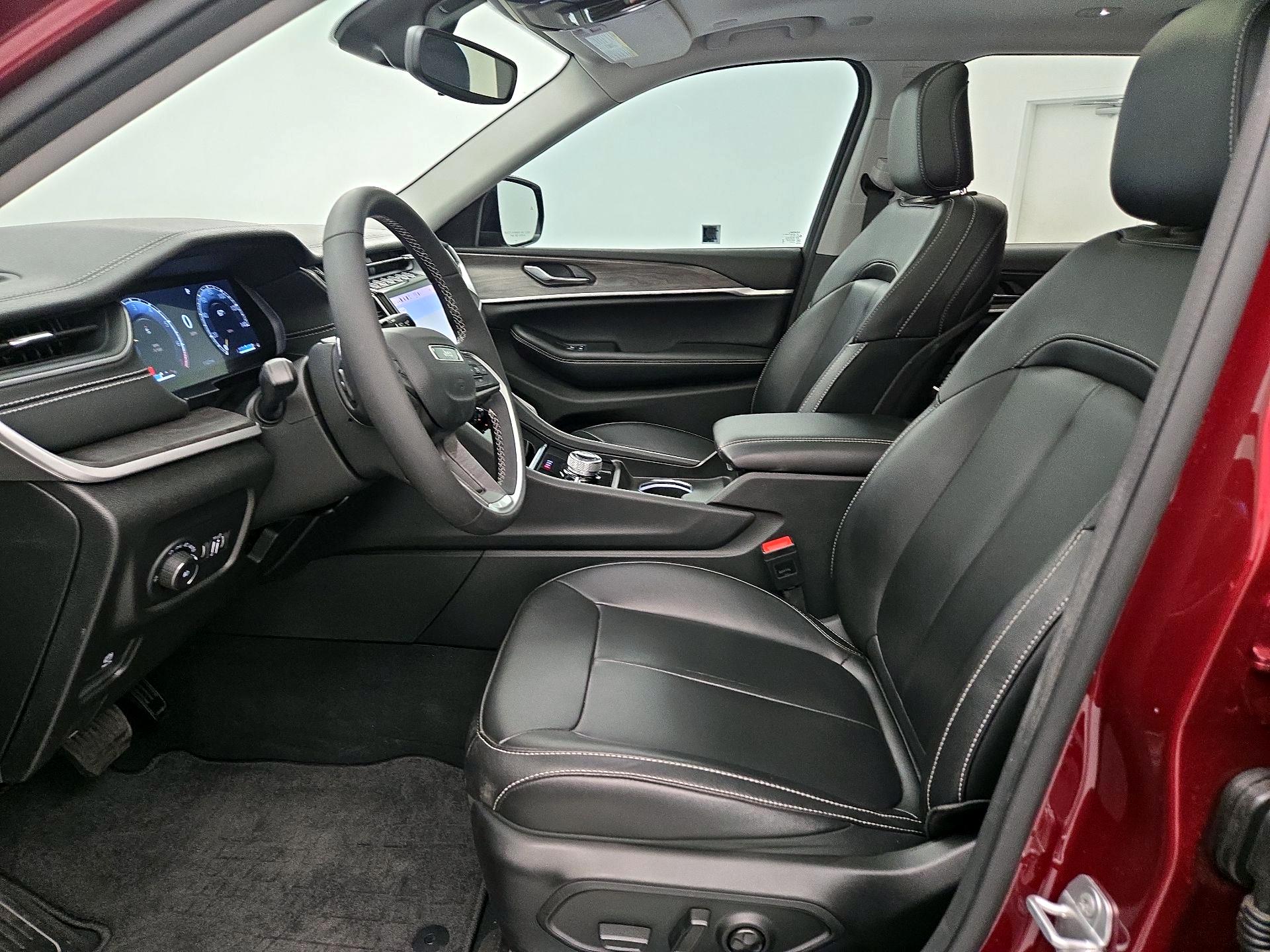 Thumbnail: 2024 Jeep Grand Cherokee L - 11