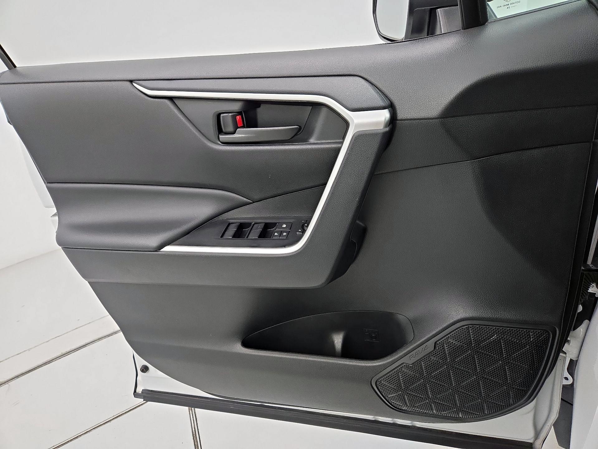 Thumbnail: 2024 Toyota RAV4 - 12