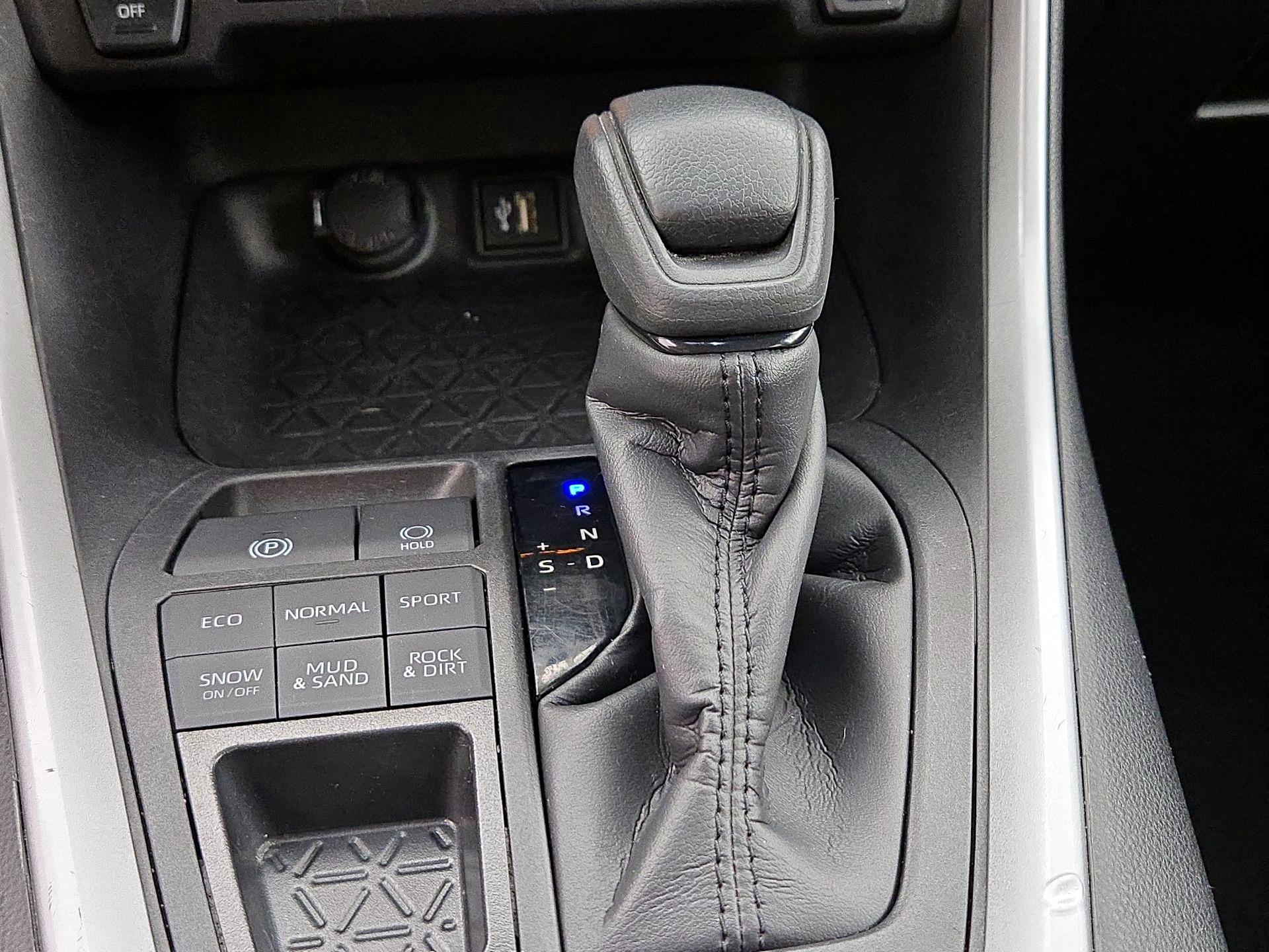 Thumbnail: 2024 Toyota RAV4 - 17