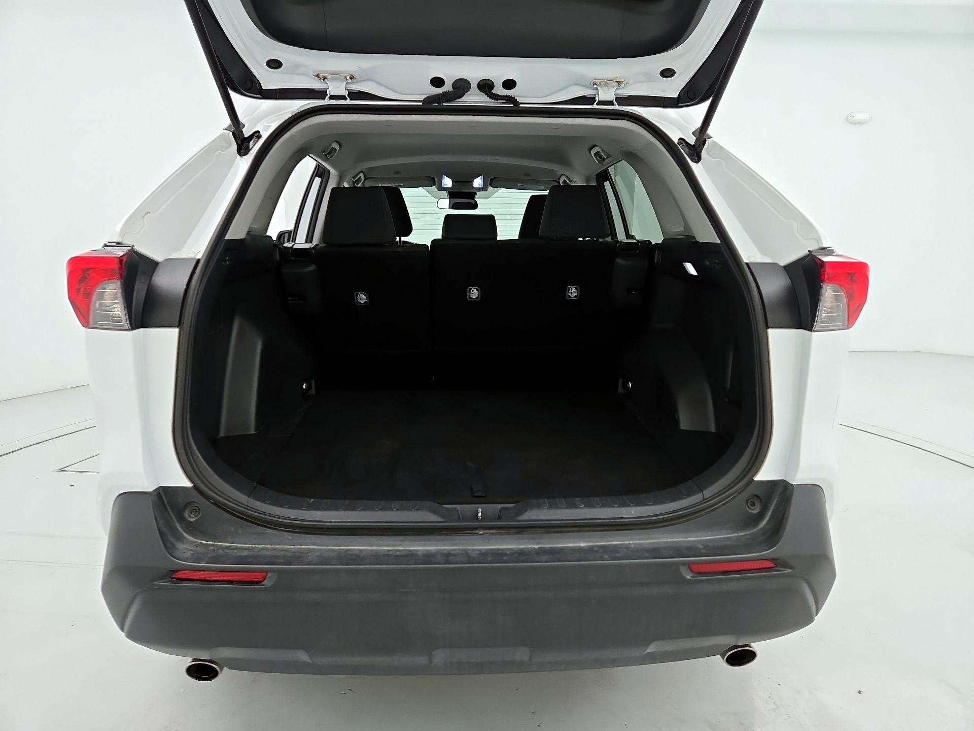 Thumbnail: 2024 Toyota RAV4 - 20