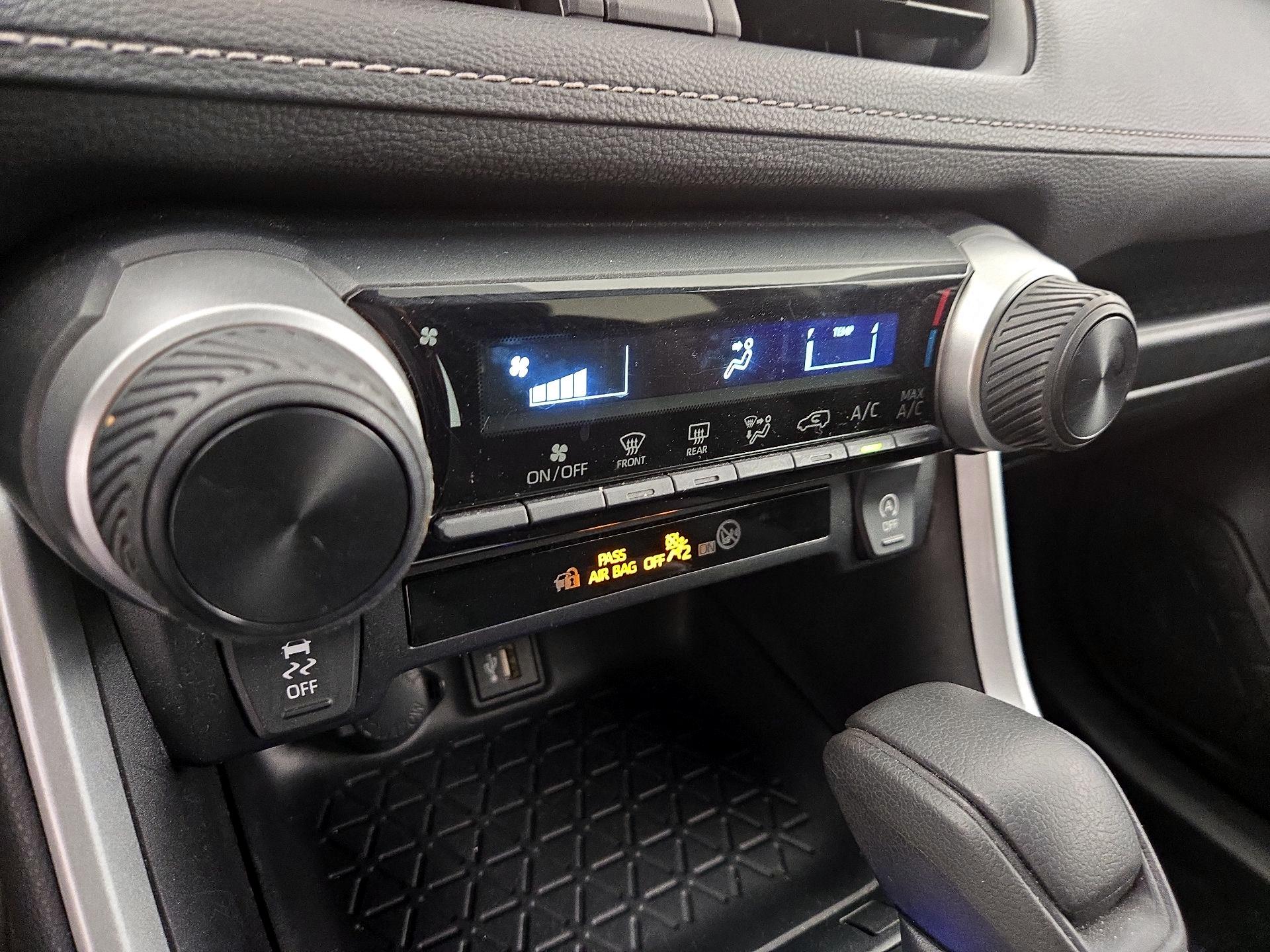 Thumbnail: 2024 Toyota RAV4 - 16