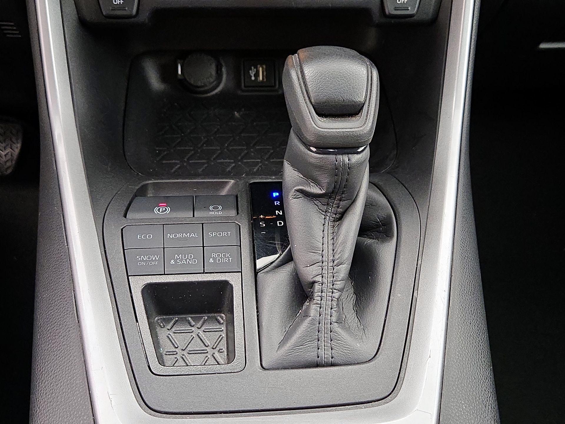 Thumbnail: 2024 Toyota RAV4 - 17