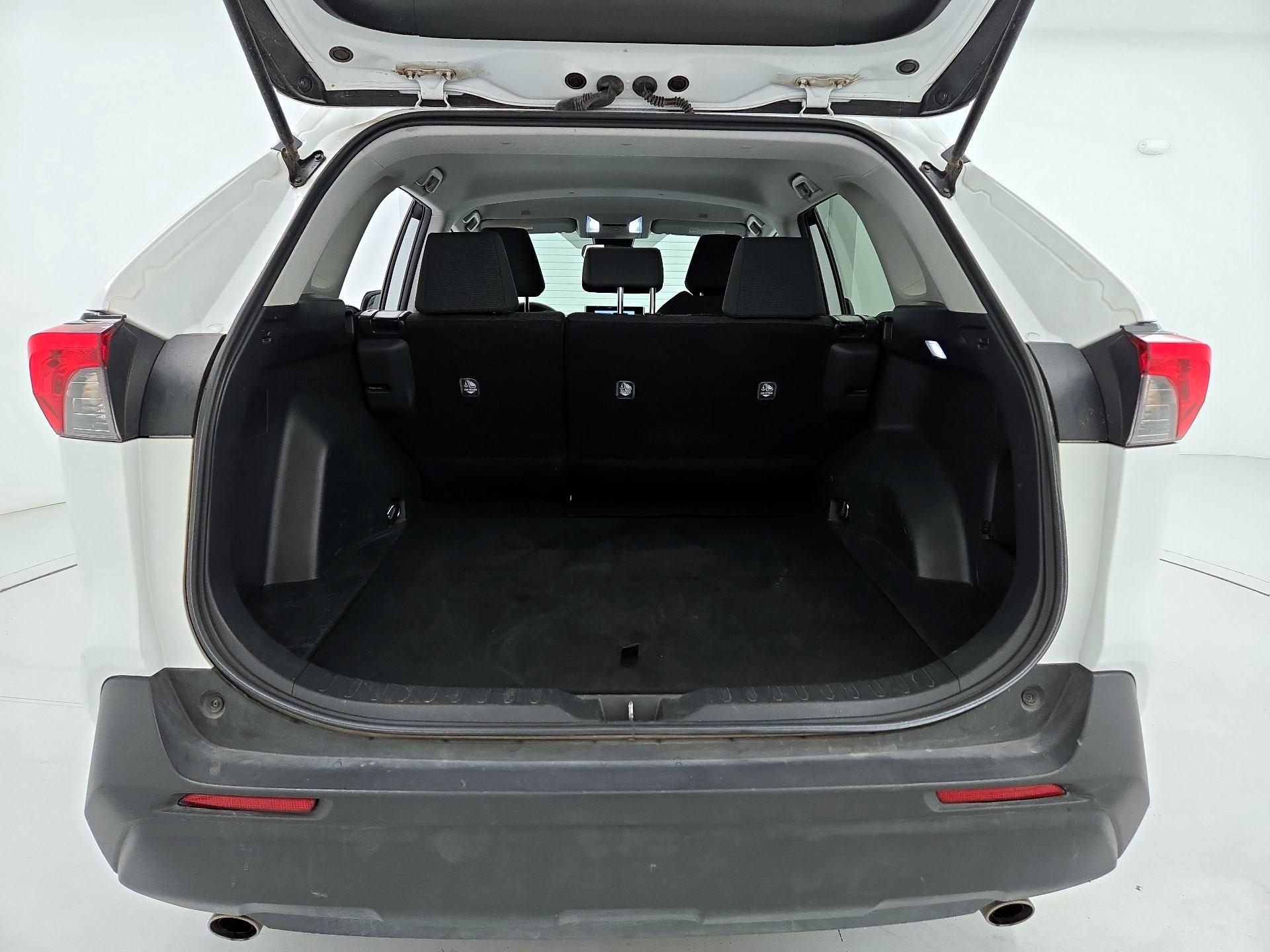 Thumbnail: 2024 Toyota RAV4 - 20