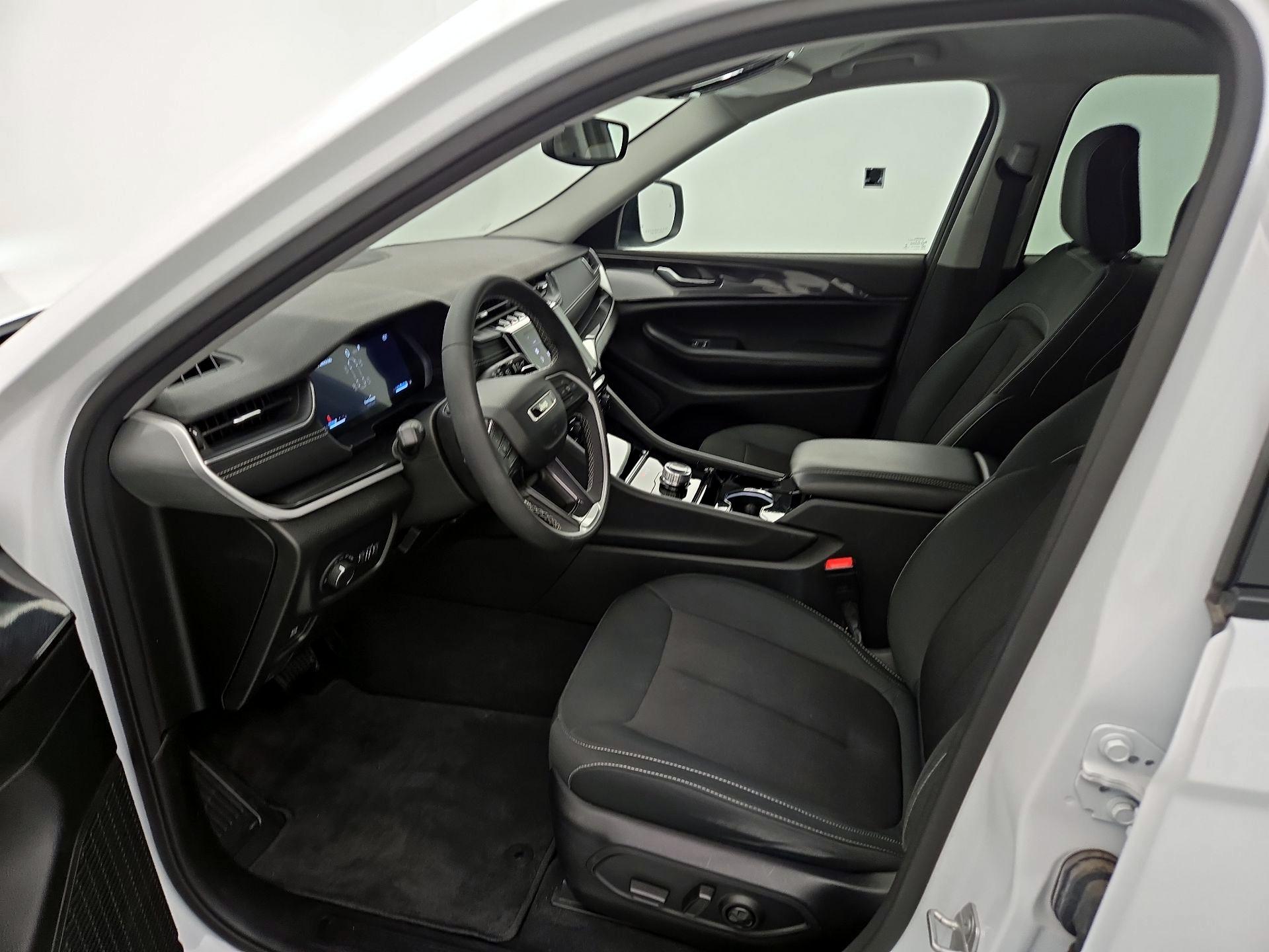 Thumbnail: 2023 Jeep Grand Cherokee L - 11