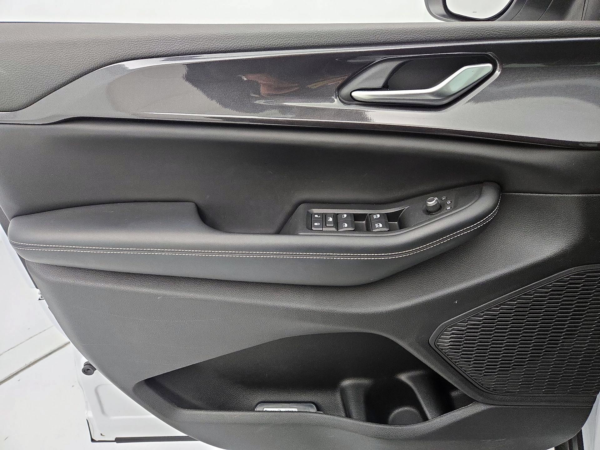 Thumbnail: 2023 Jeep Grand Cherokee L - 12