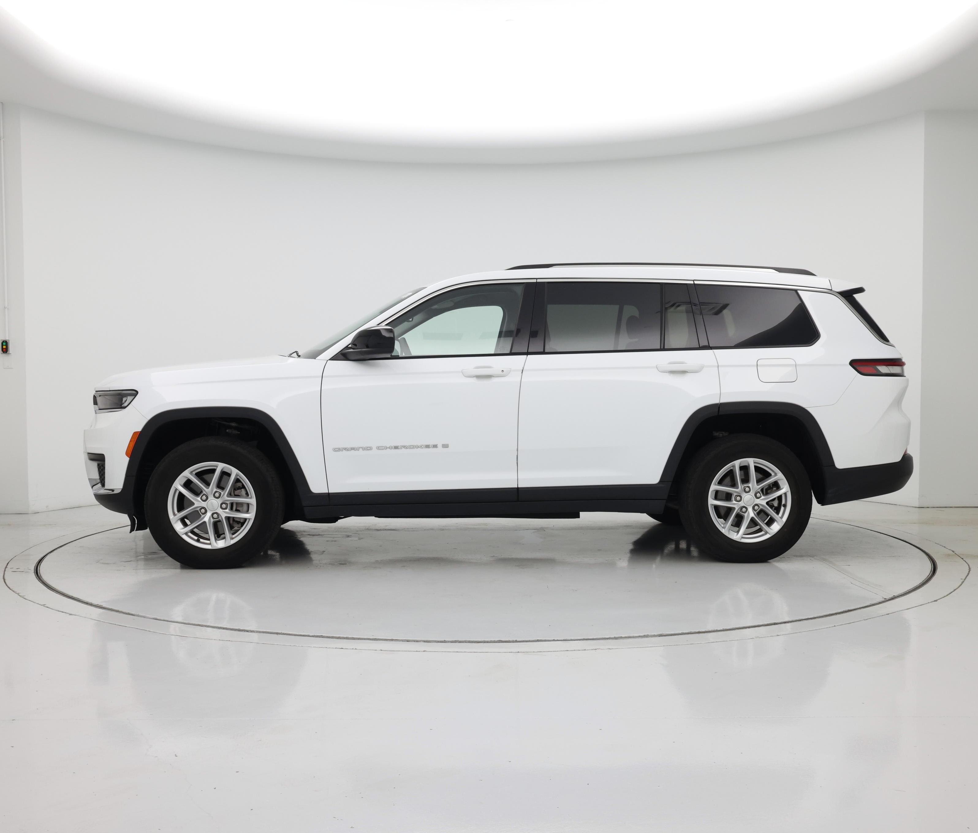 Thumbnail: 2023 Jeep Grand Cherokee L - 3
