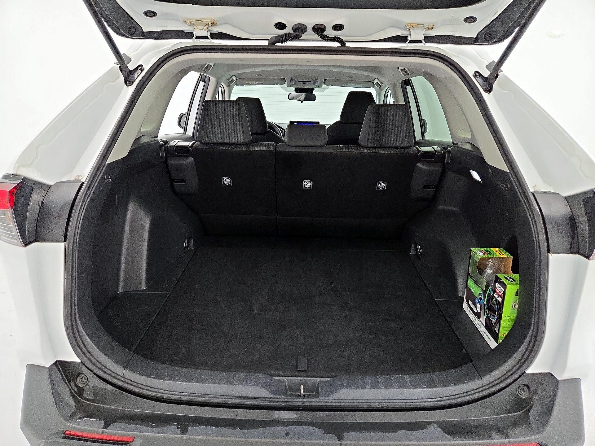 Thumbnail: 2024 Toyota RAV4 - 20