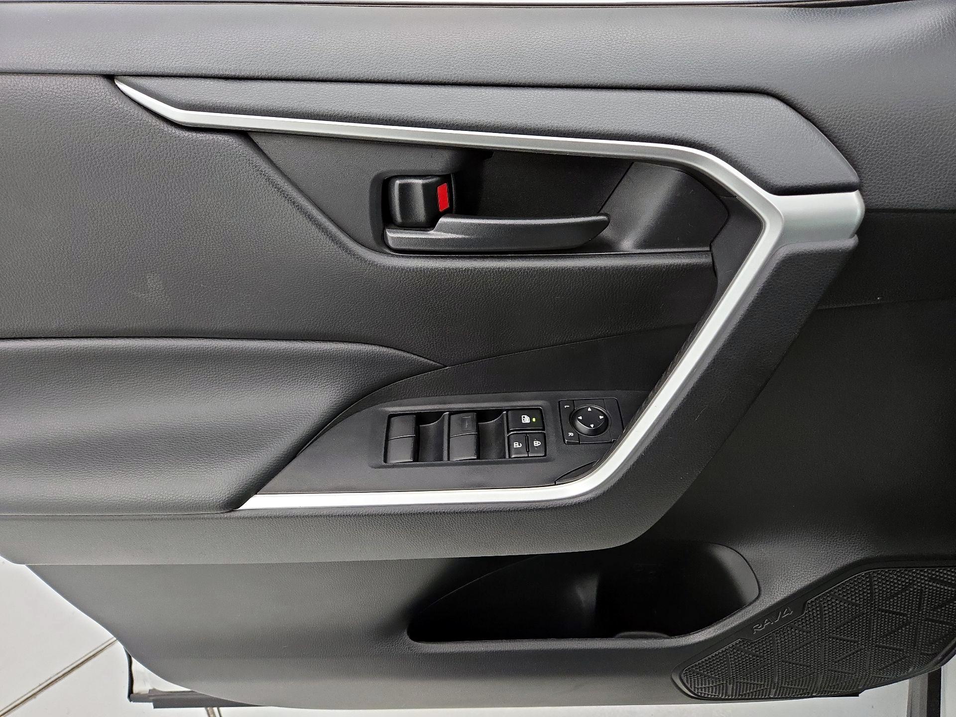 Thumbnail: 2024 Toyota RAV4 - 12