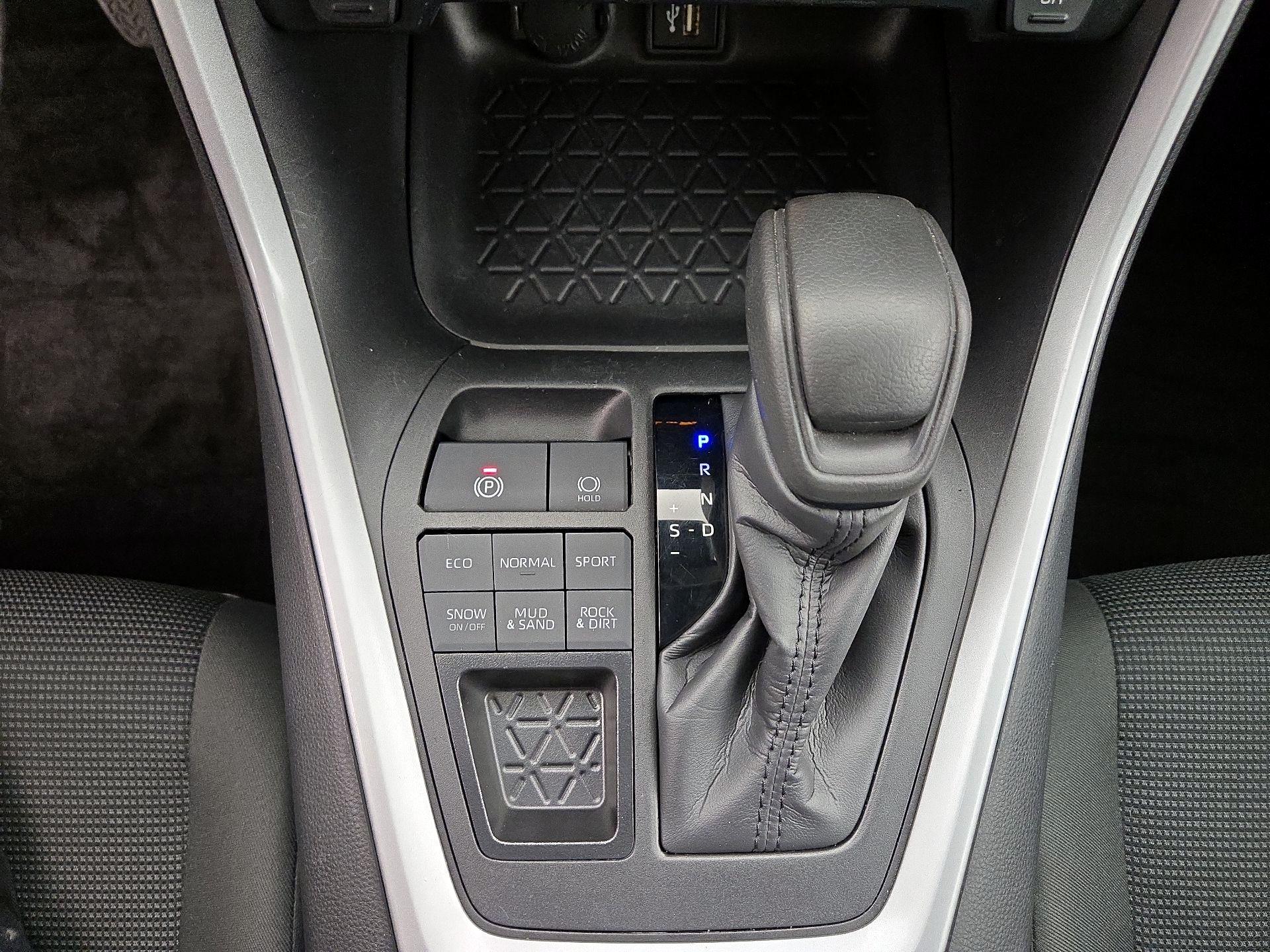 Thumbnail: 2024 Toyota RAV4 - 17