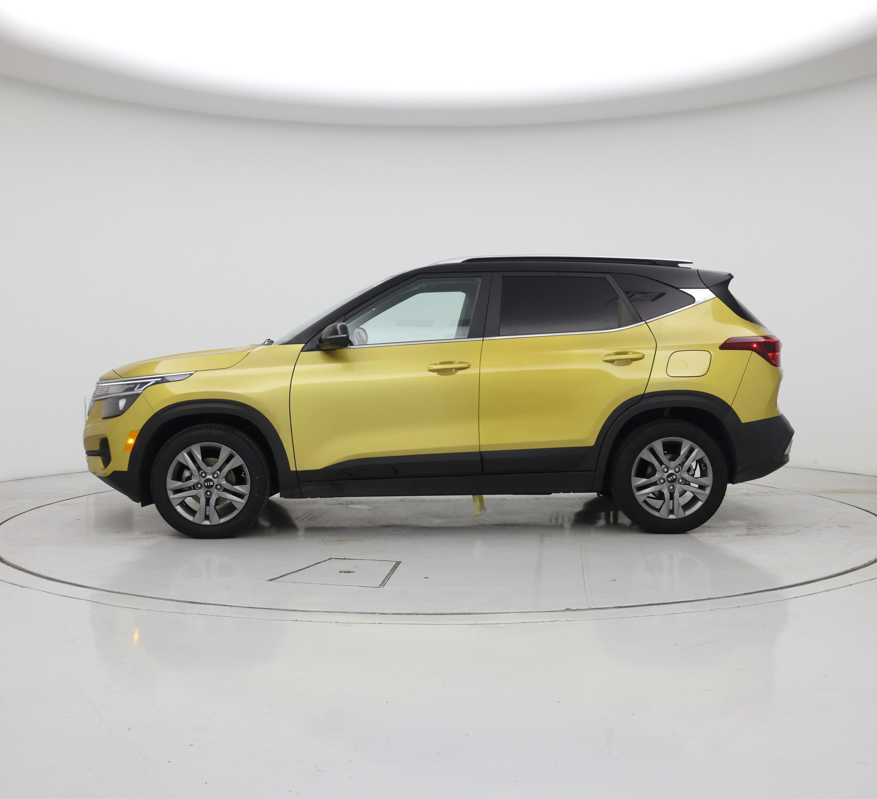 Thumbnail: 2021 Kia Seltos - 3