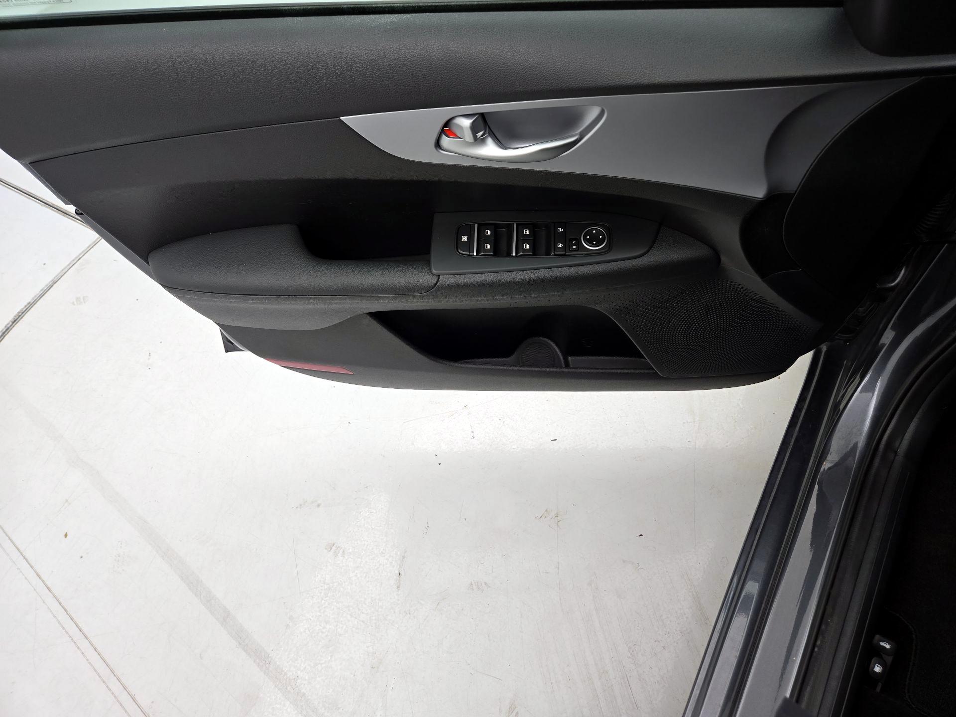 Thumbnail: 2024 Kia Forte - 12