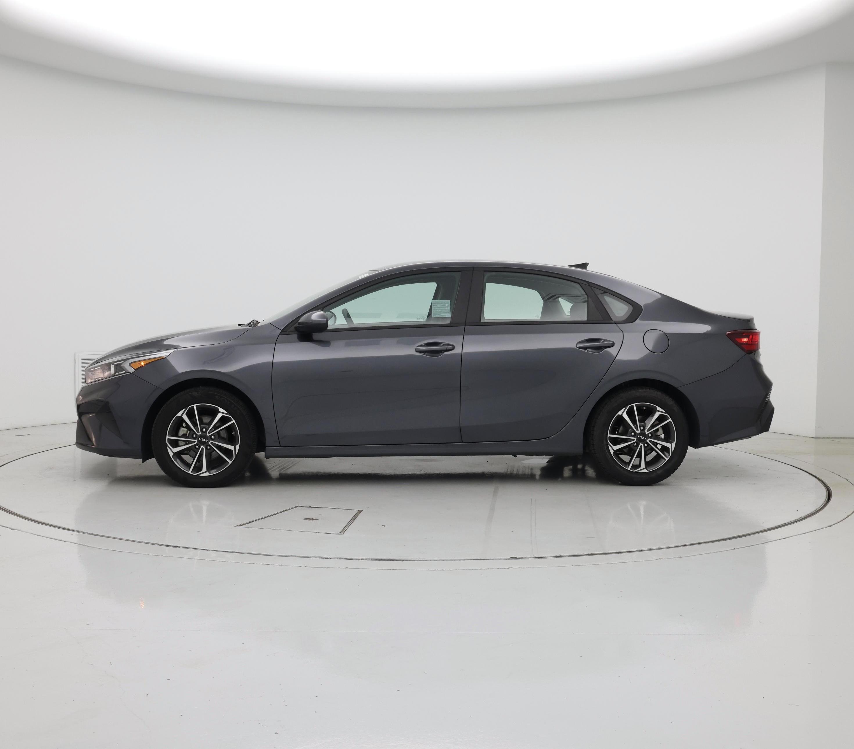 Thumbnail: 2024 Kia Forte - 3