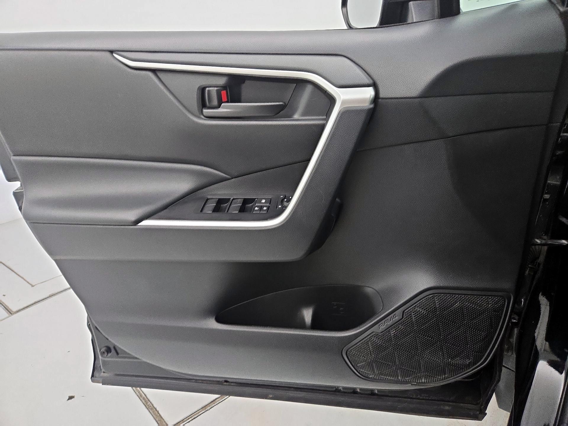 Thumbnail: 2024 Toyota RAV4 - 12