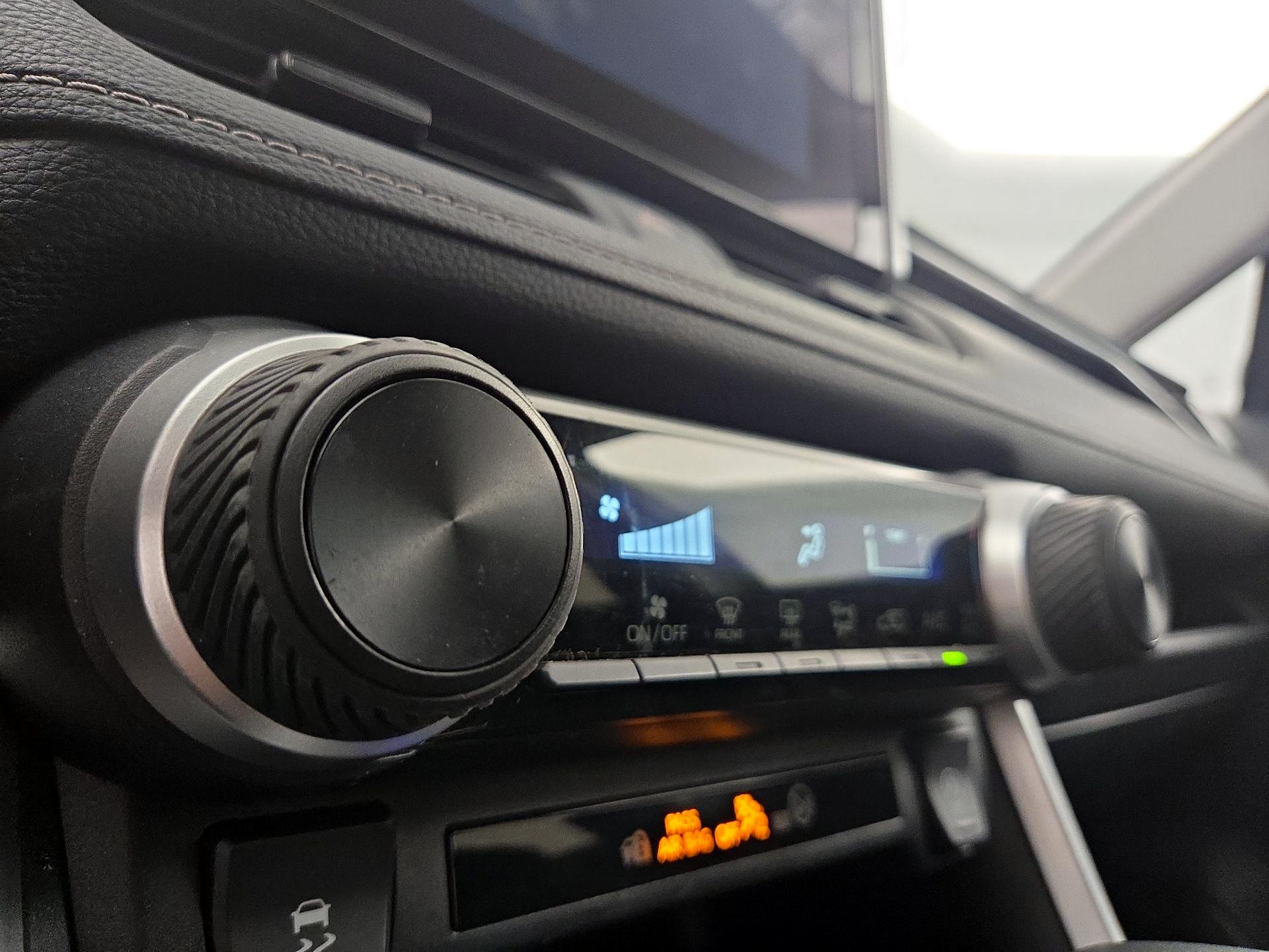 Thumbnail: 2024 Toyota RAV4 - 16