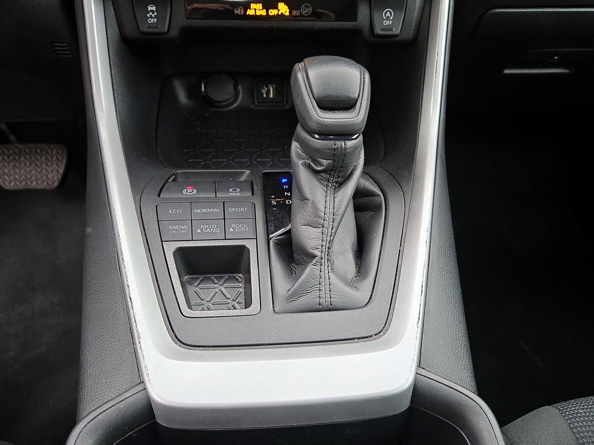 Thumbnail: 2024 Toyota RAV4 - 17