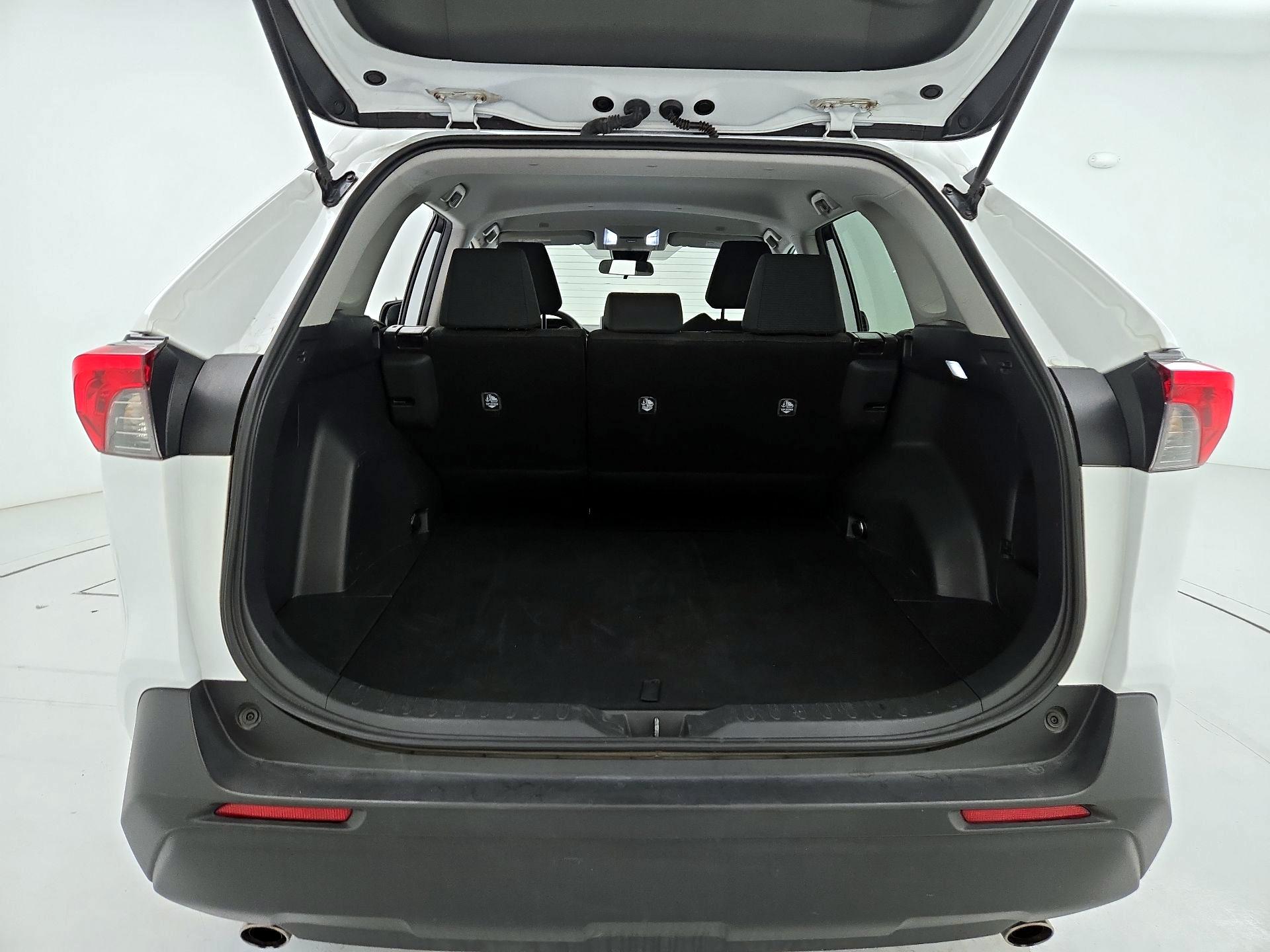 Thumbnail: 2024 Toyota RAV4 - 20