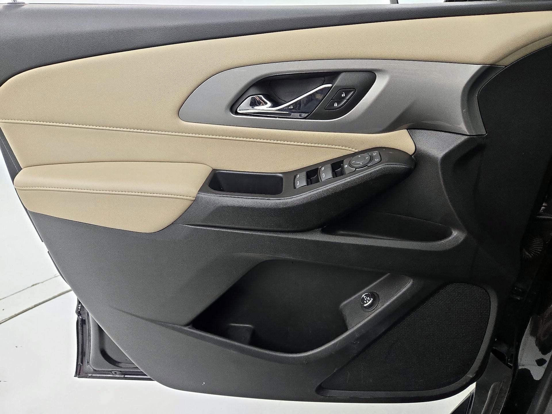 Thumbnail: 2023 Chevrolet Traverse - 12