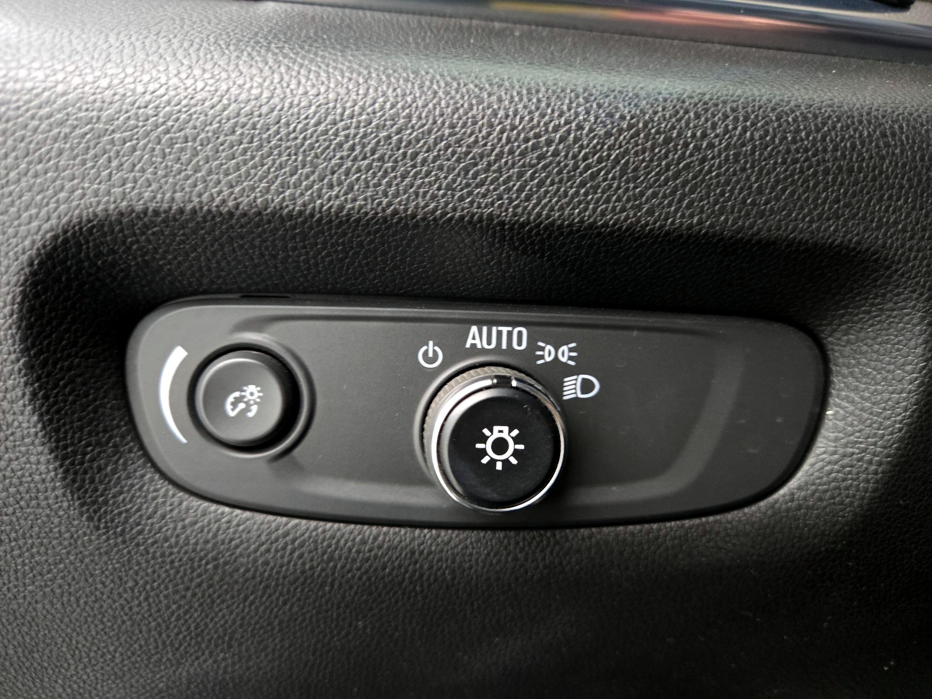 Thumbnail: 2023 Chevrolet Traverse - 13