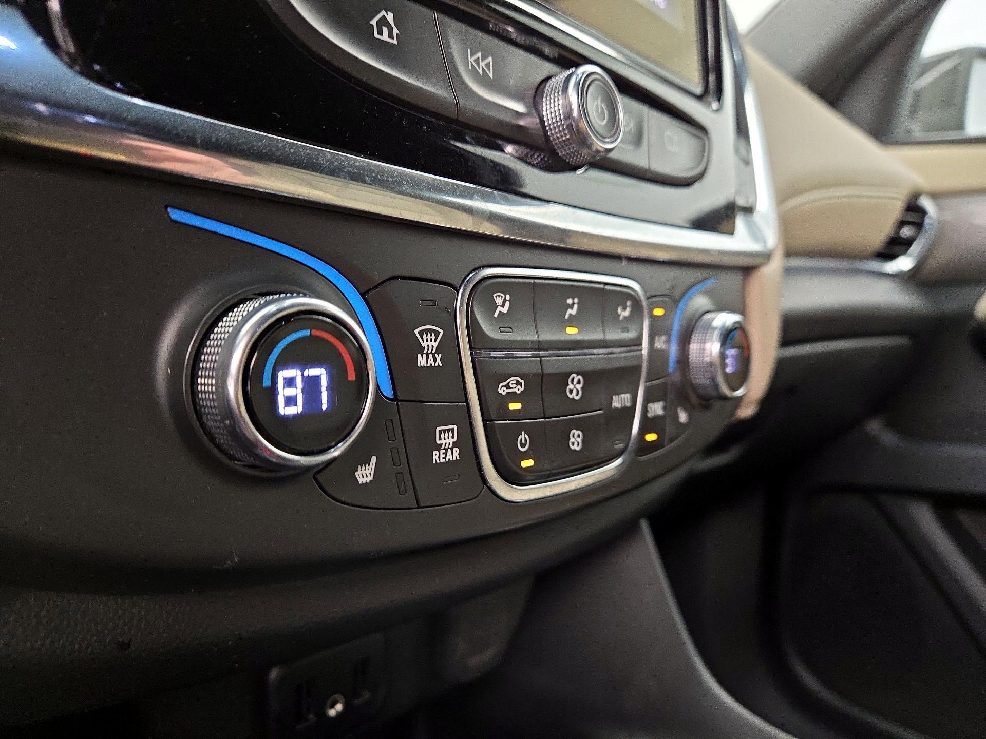 Thumbnail: 2023 Chevrolet Traverse - 16