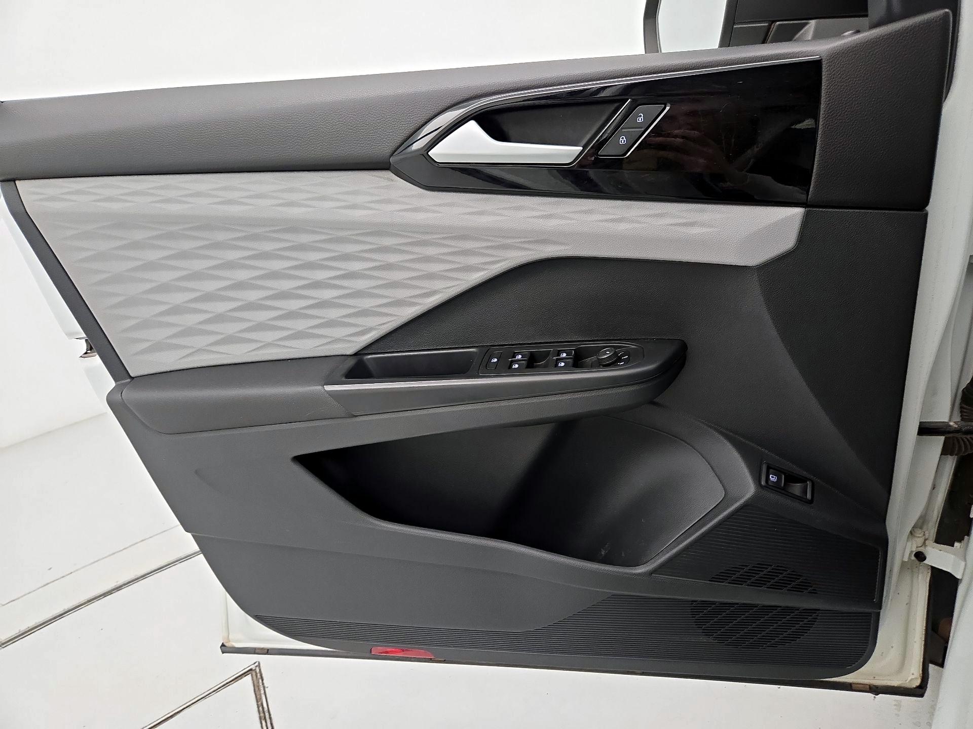 Thumbnail: 2023 Volkswagen Taos - 12