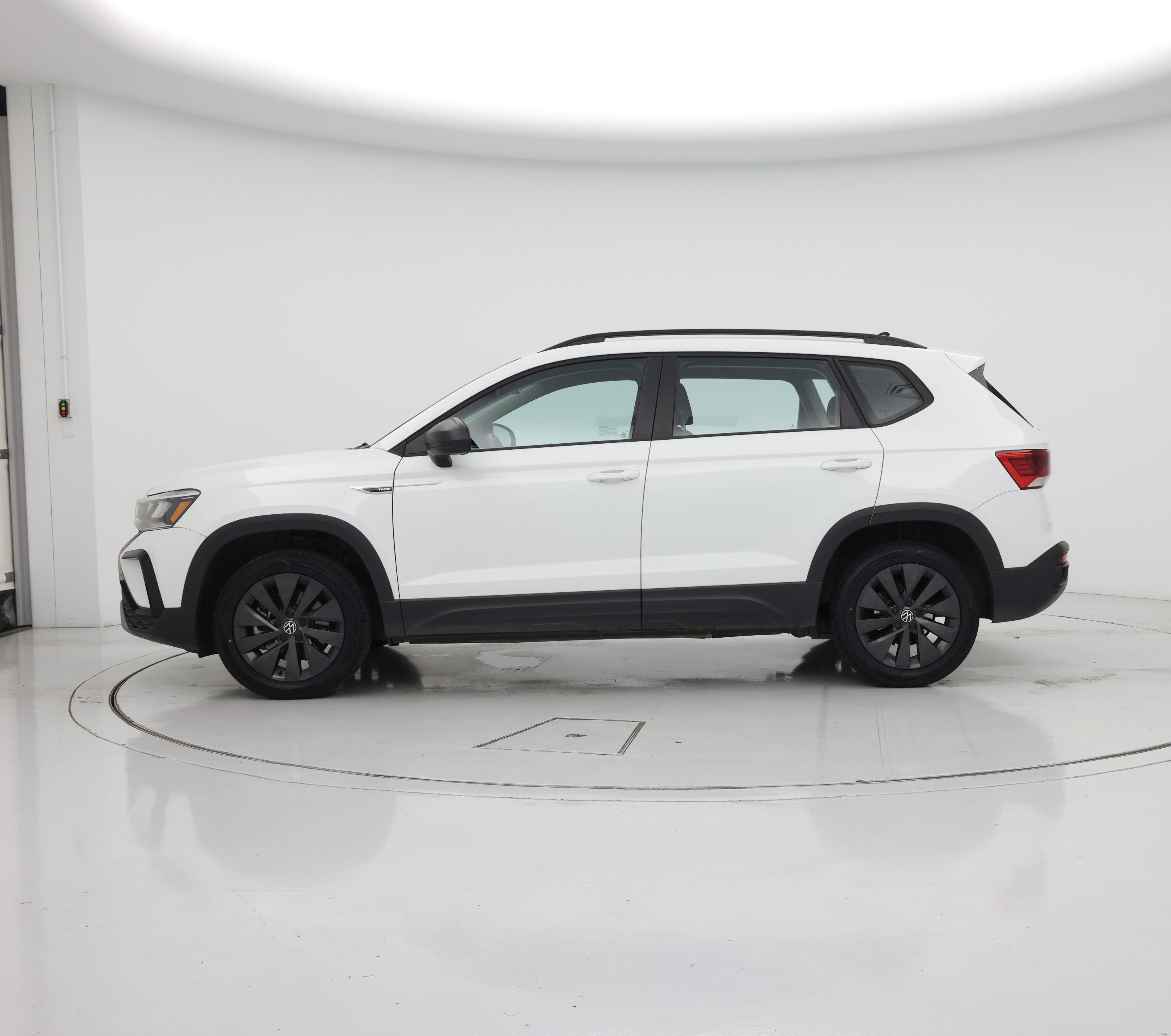 Thumbnail: 2023 Volkswagen Taos - 3