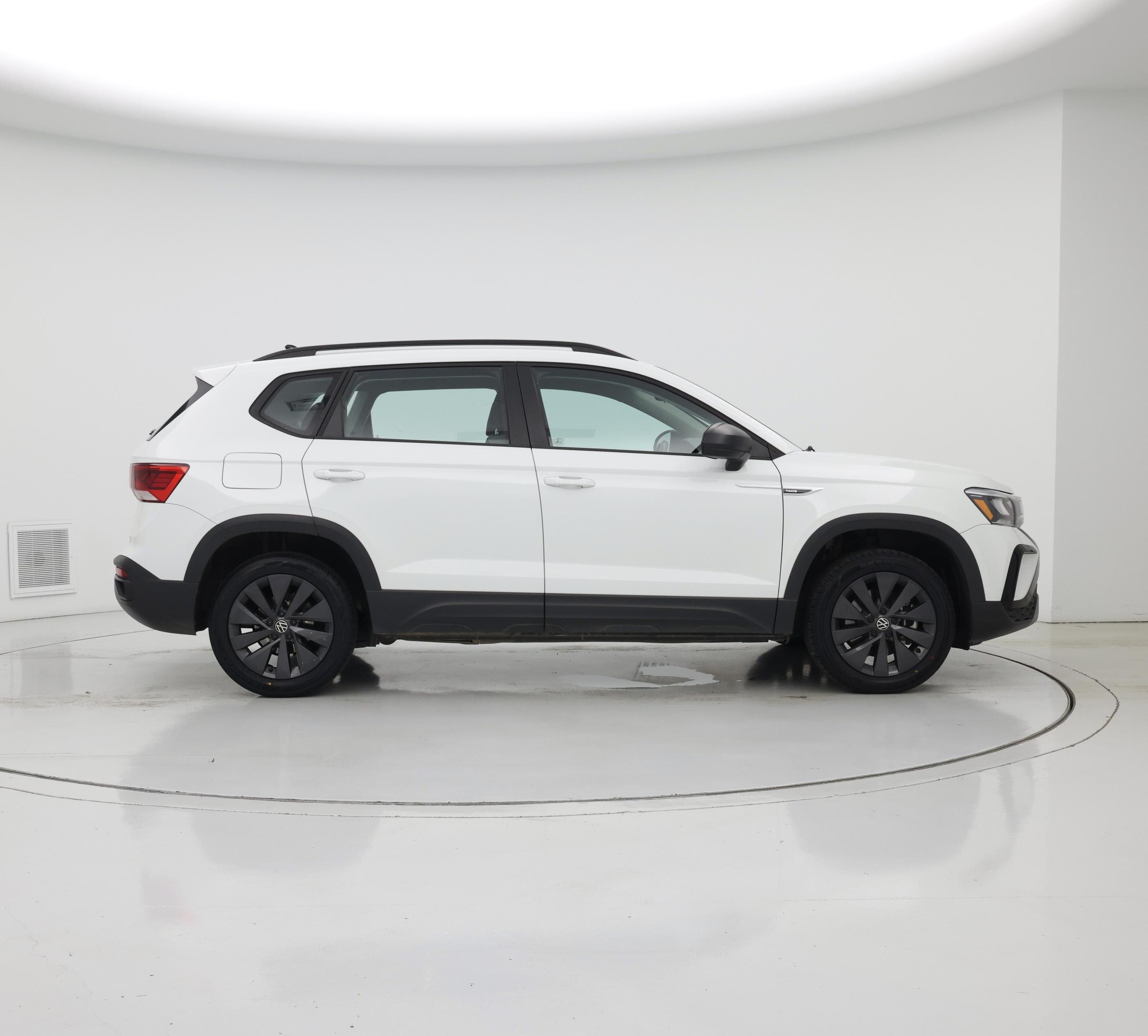 Thumbnail: 2023 Volkswagen Taos - 7