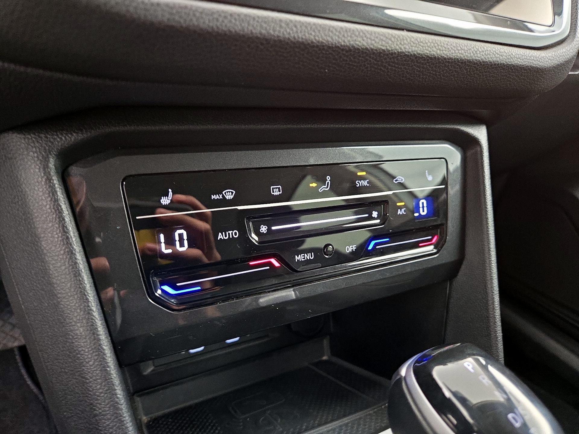 Thumbnail: 2024 Volkswagen Tiguan - 16