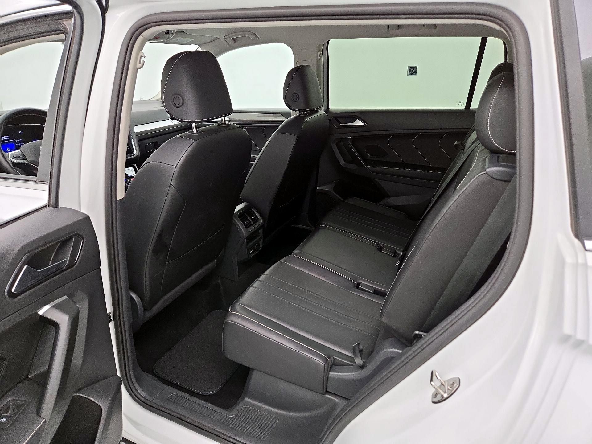 Thumbnail: 2024 Volkswagen Tiguan - 19