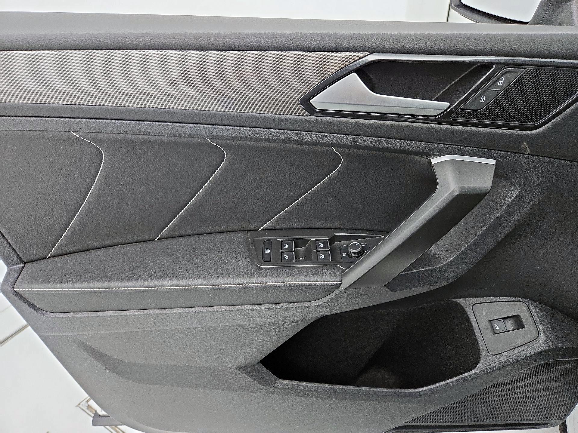 Thumbnail: 2024 Volkswagen Tiguan - 12