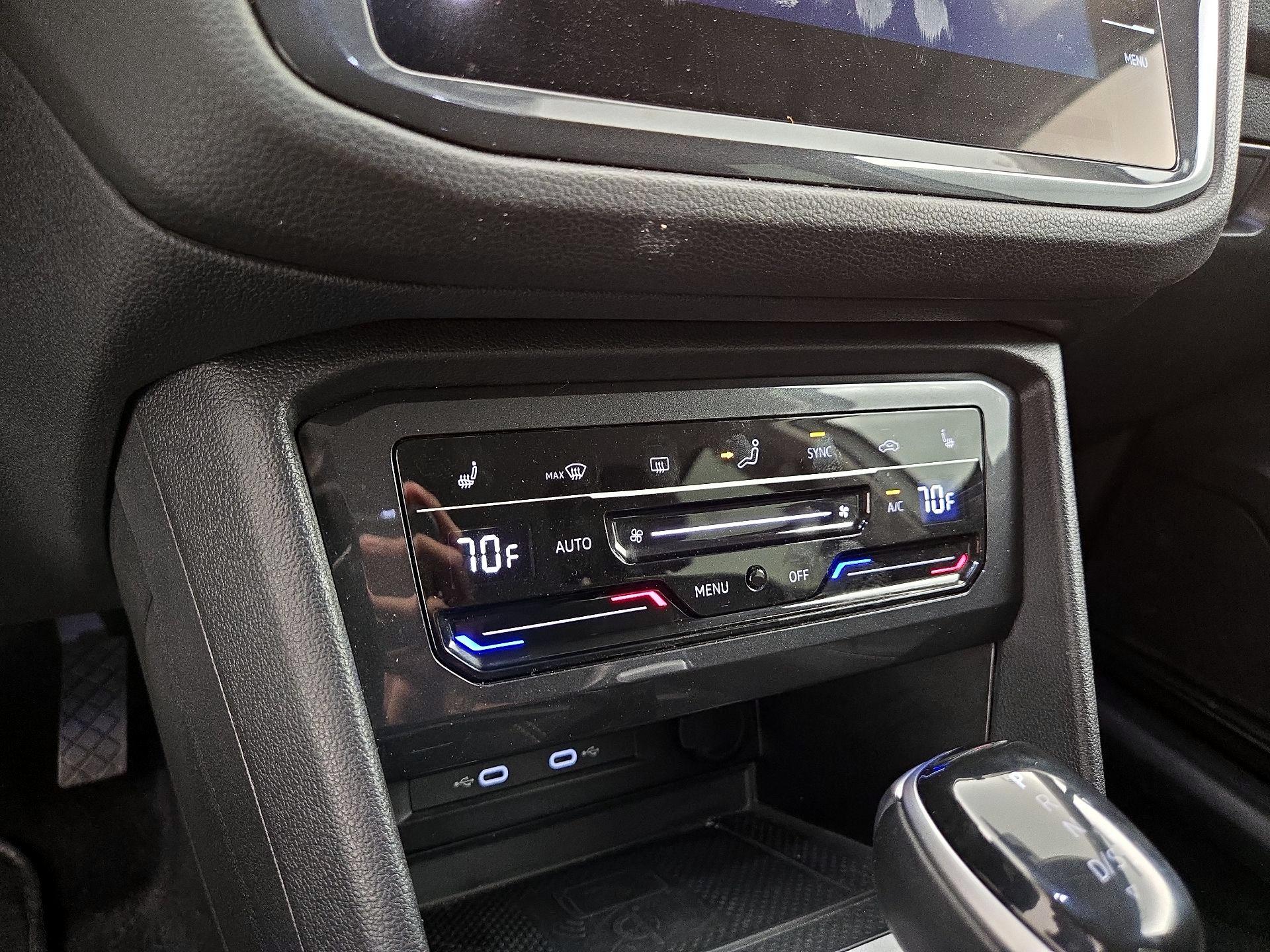 Thumbnail: 2024 Volkswagen Tiguan - 16