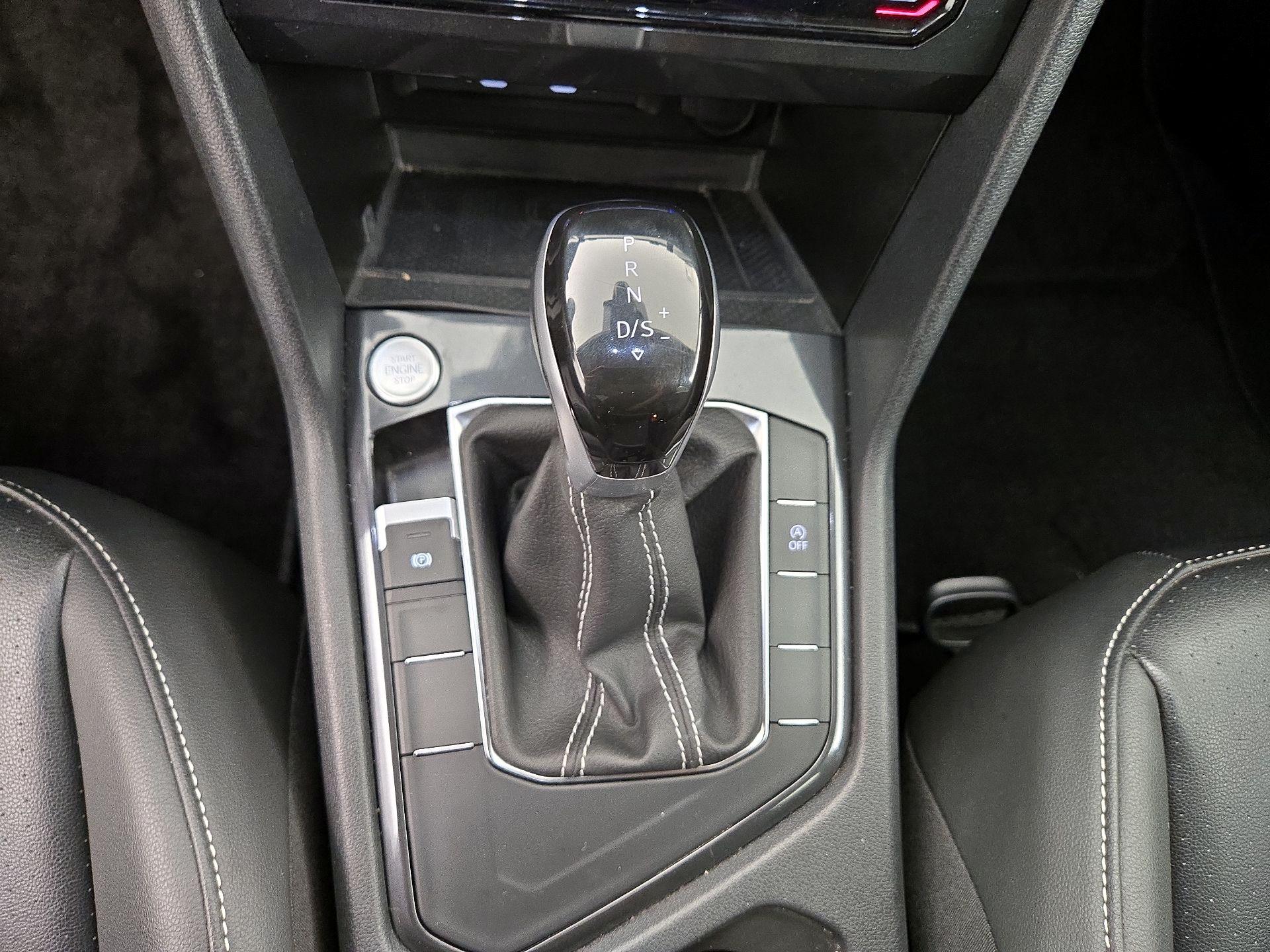 Thumbnail: 2024 Volkswagen Tiguan - 17