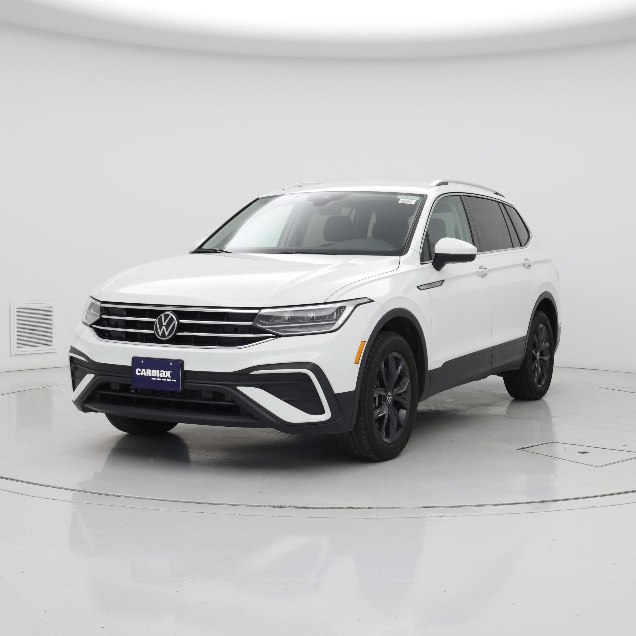 Thumbnail: 2024 Volkswagen Tiguan - 4