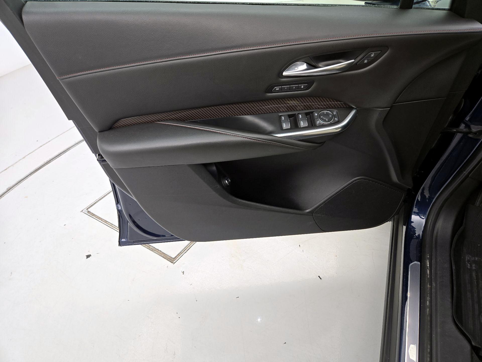 Thumbnail: 2021 Cadillac XT4 - 12