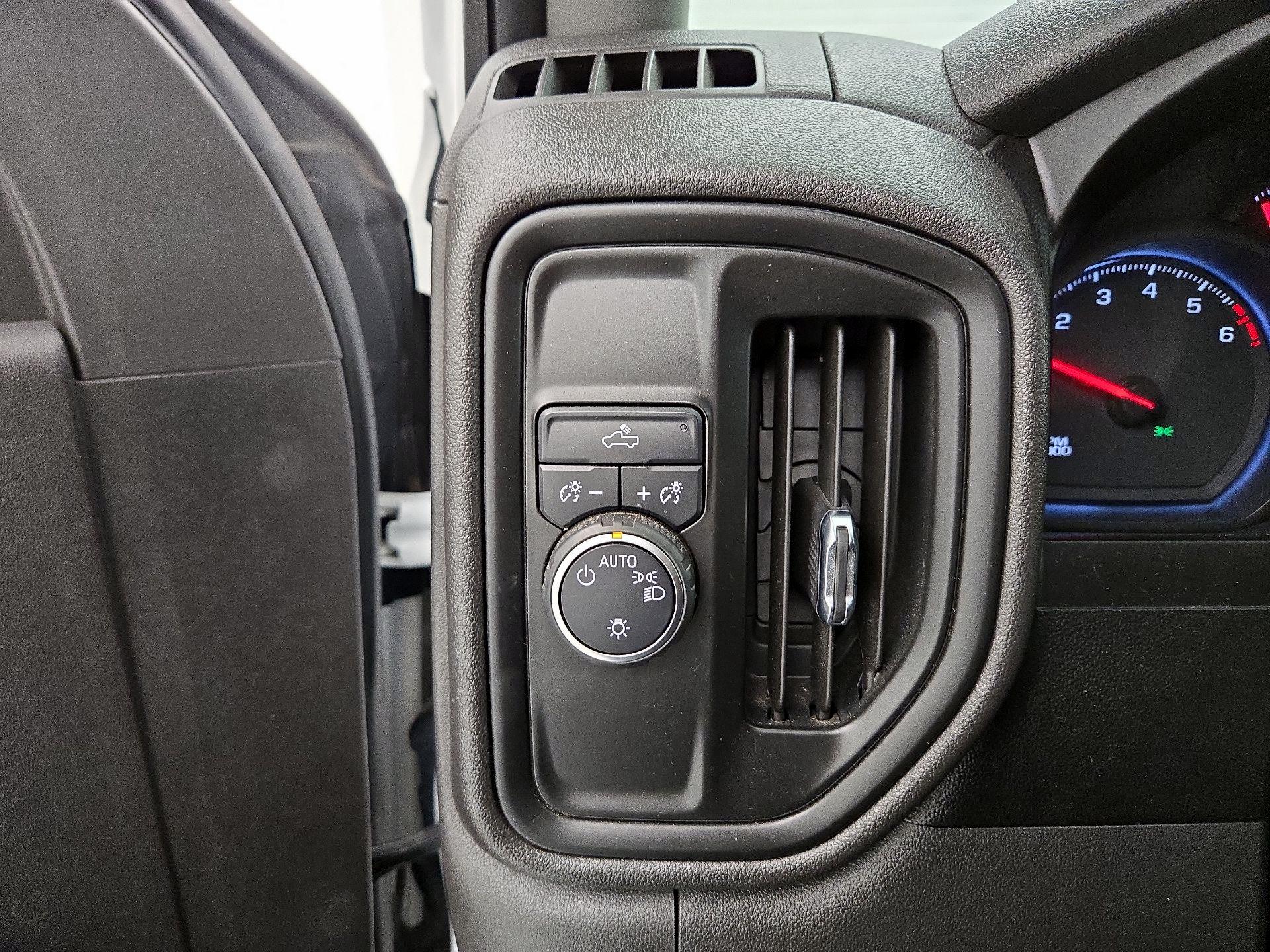 Thumbnail: 2021 Chevrolet Silverado 1500 - 13