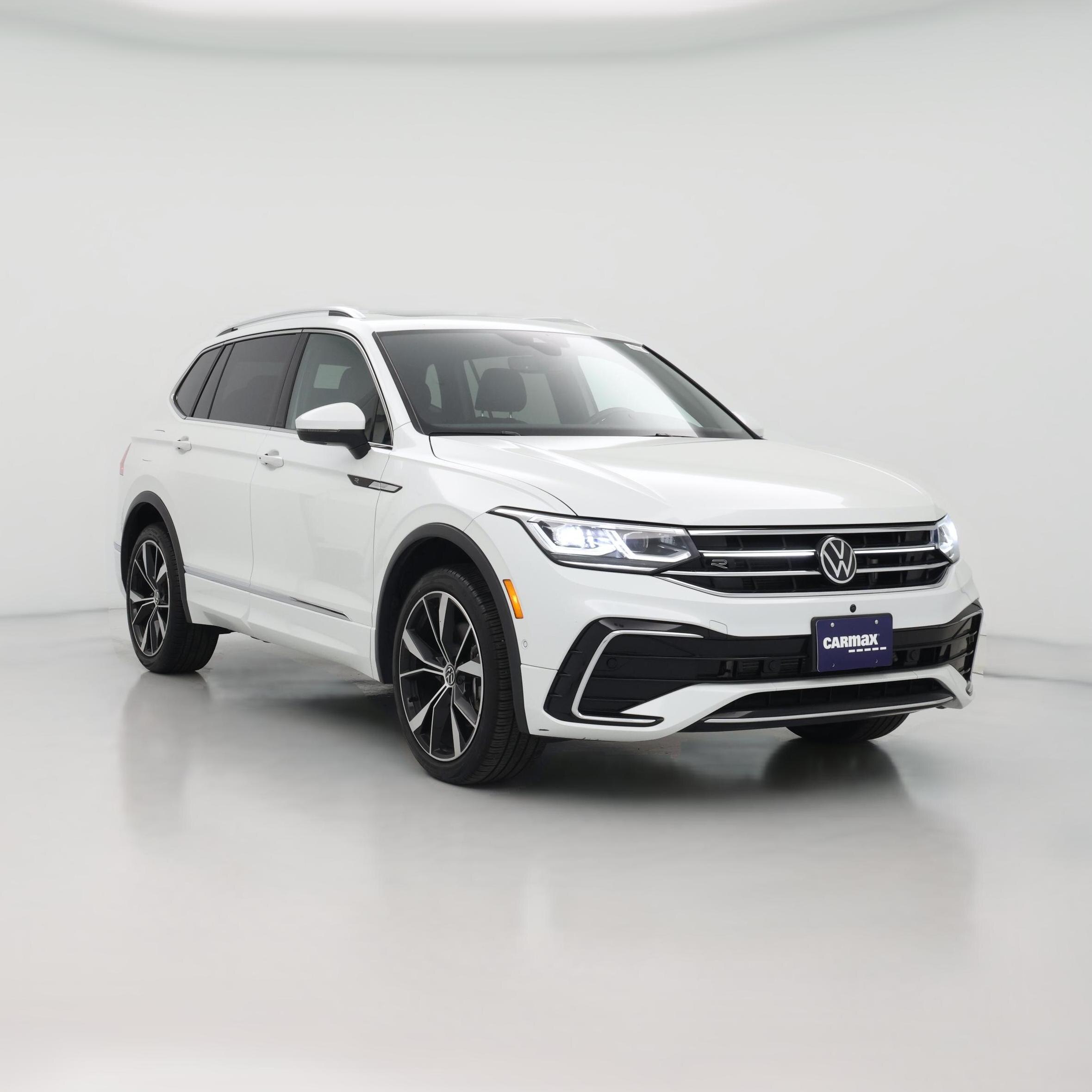 Thumbnail: 2022 Volkswagen Tiguan - 1
