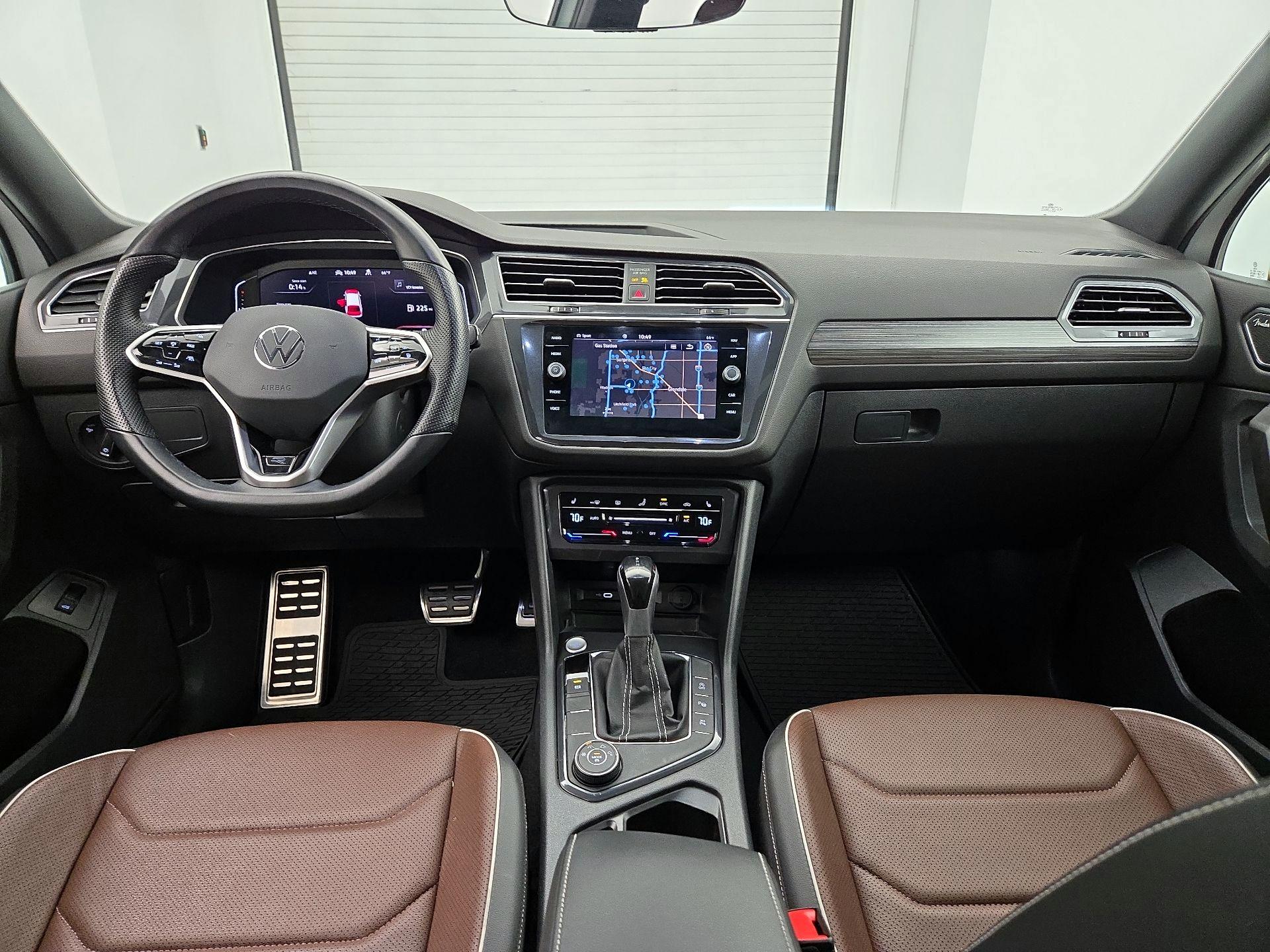 Thumbnail: 2022 Volkswagen Tiguan - 9